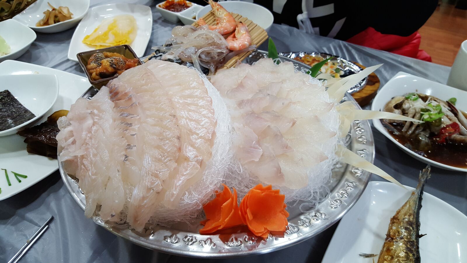 Samsung Galaxy S6 sample photo. Fish, light air, dining photography