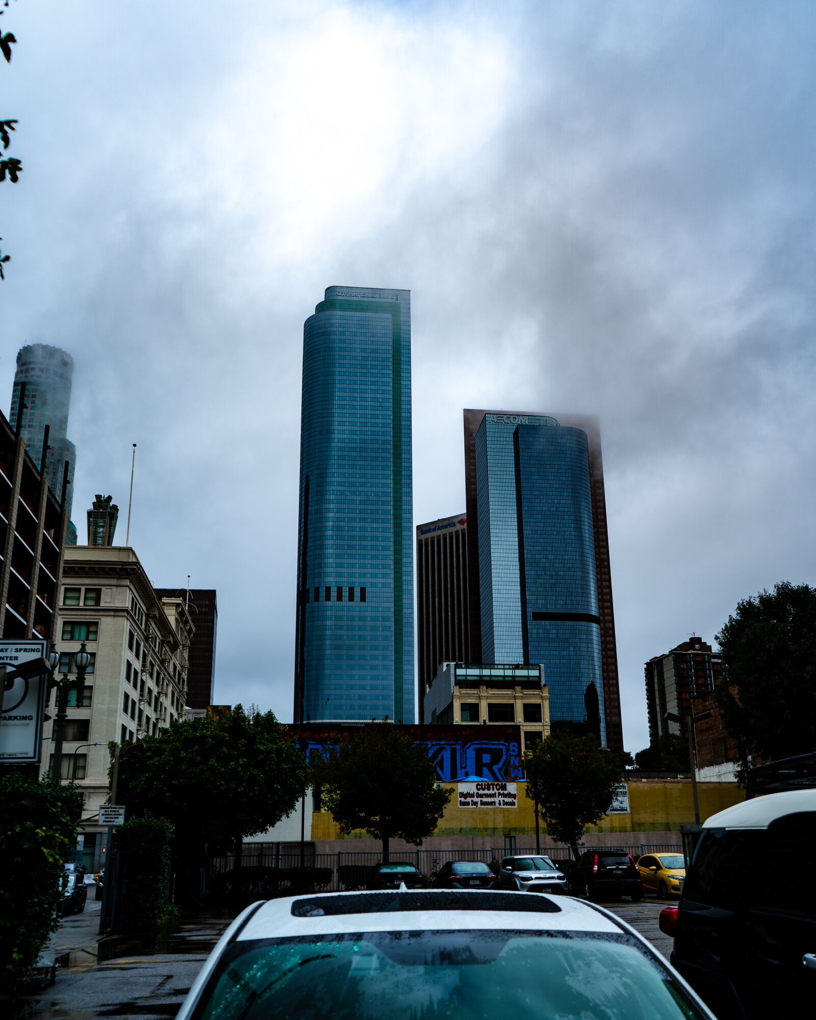 Sony a7 III + Sony FE 28-70mm F3.5-5.6 OSS sample photo. Skyscraper, rainy, cloudy photography
