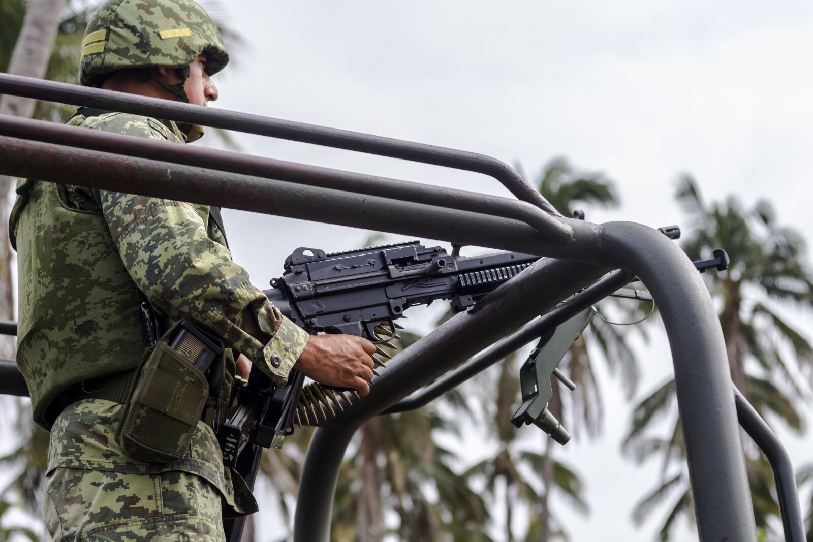 Canon EOS 700D (EOS Rebel T5i / EOS Kiss X7i) sample photo. Soldier, military, soldiers photography