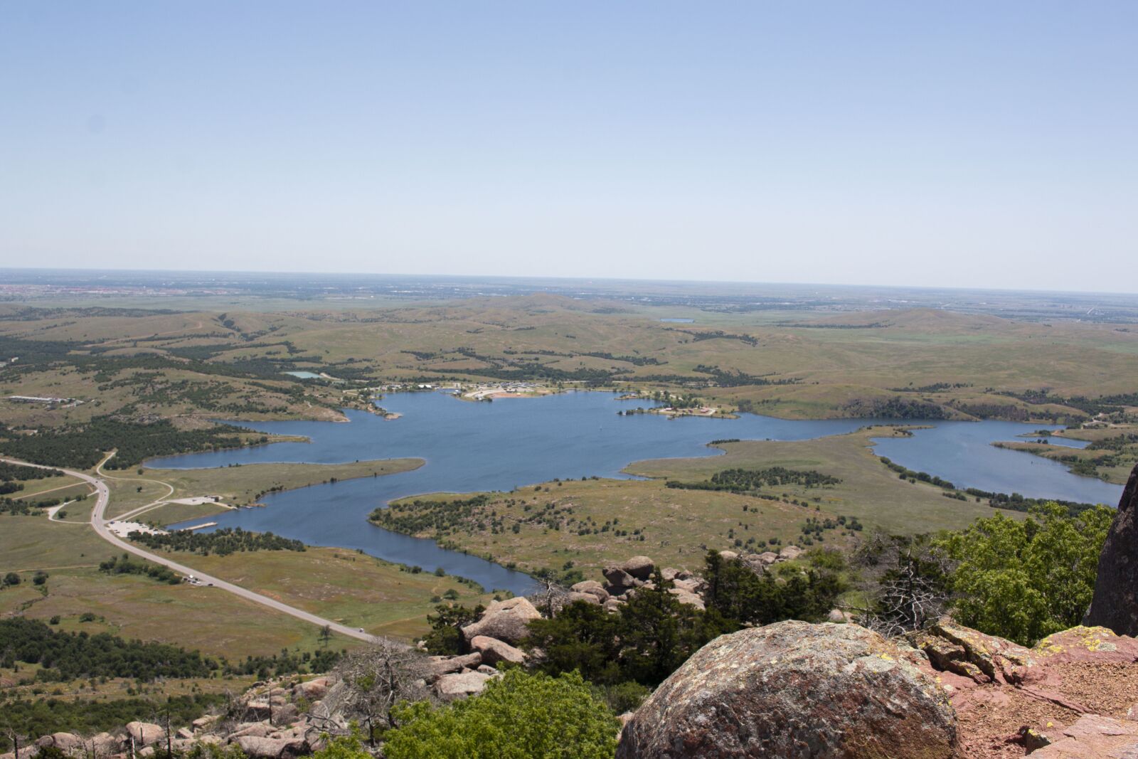 Canon EOS 70D + Canon EF-S 18-55mm F3.5-5.6 IS STM sample photo. Lake road, lake view photography