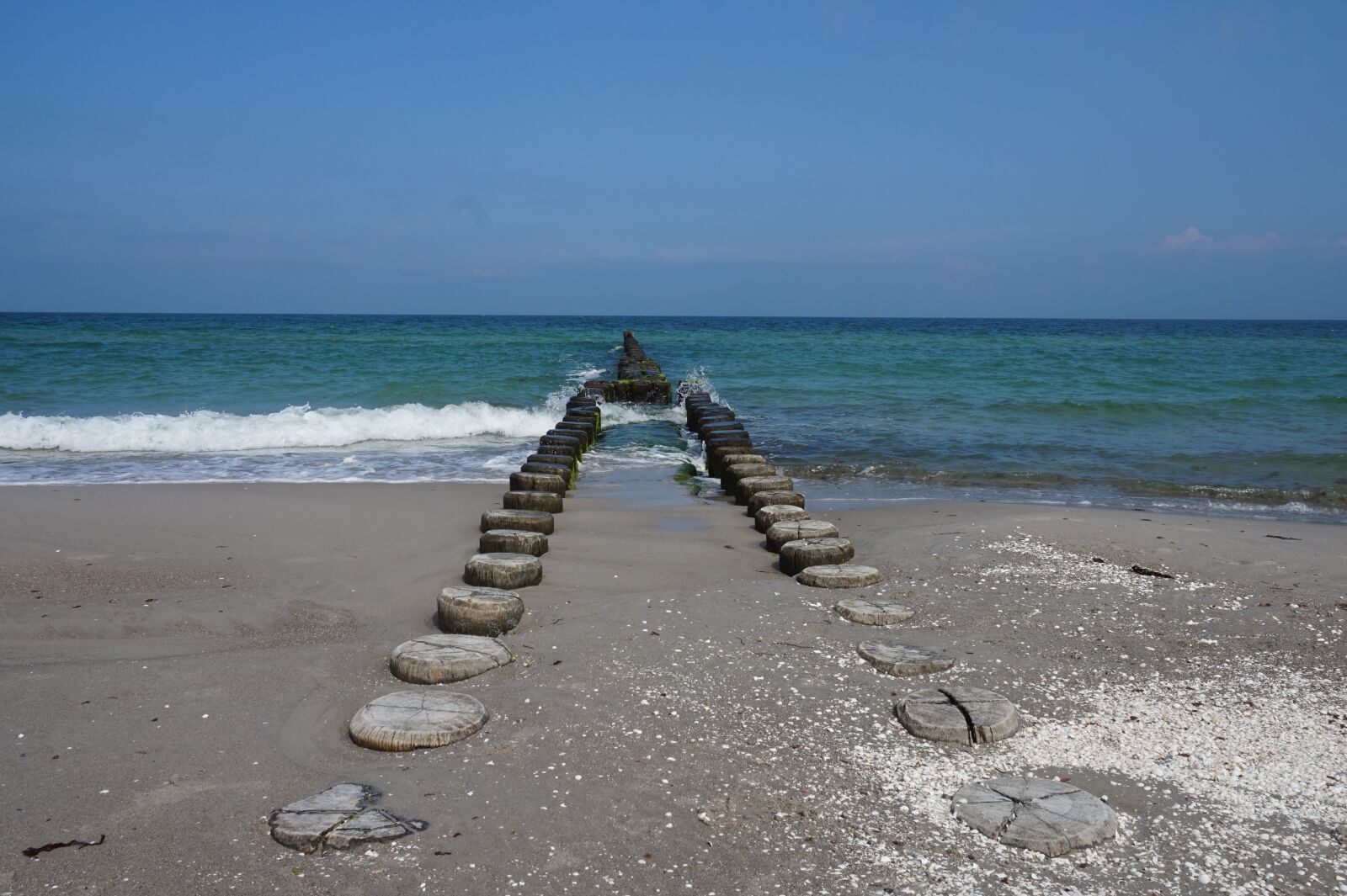 Sony Alpha a5000 (ILCE 5000) sample photo. Beach, vacations, sea photography