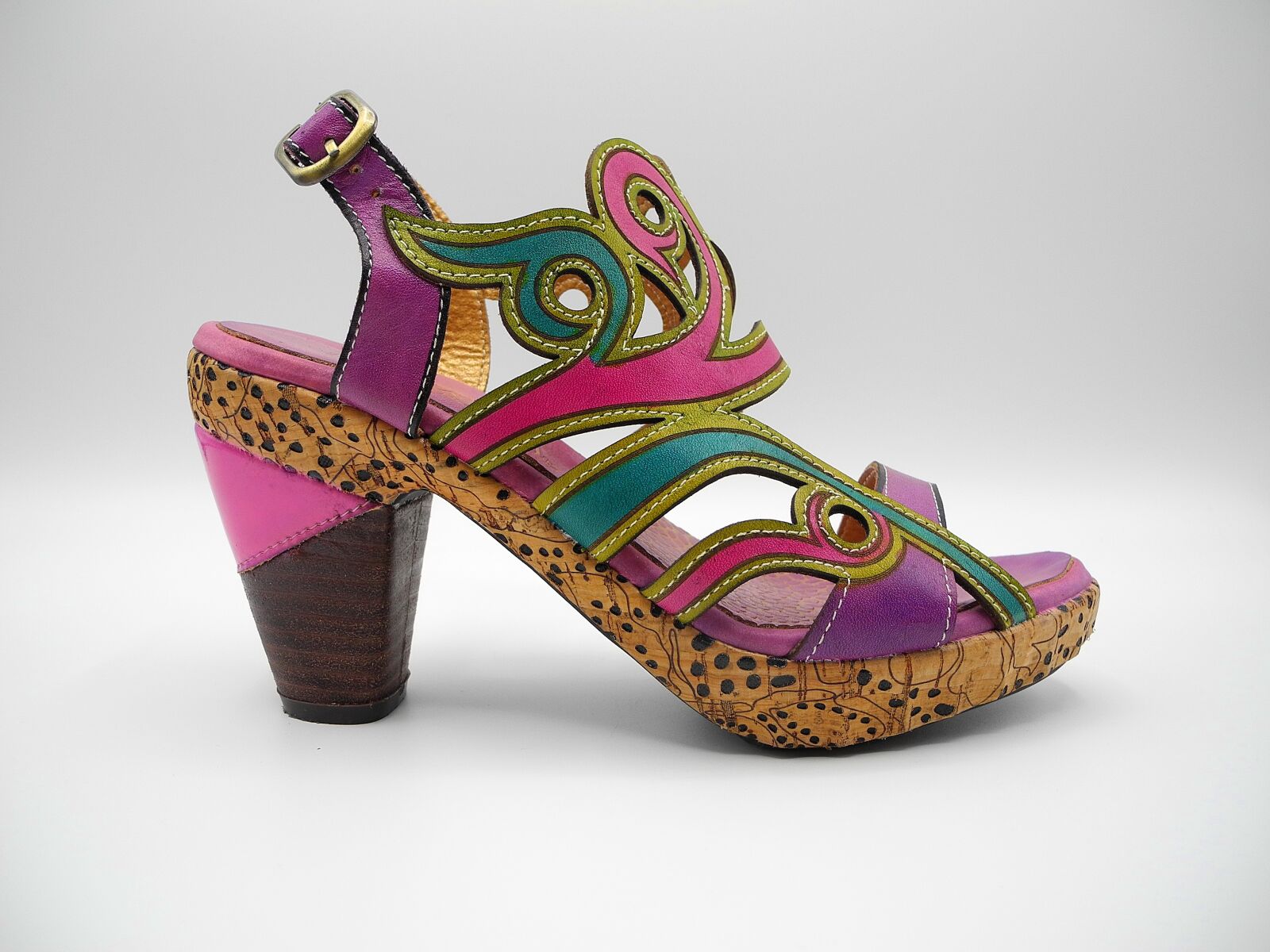 Nikon Coolpix P7000 sample photo. Sandals, shoe, women's shoes photography