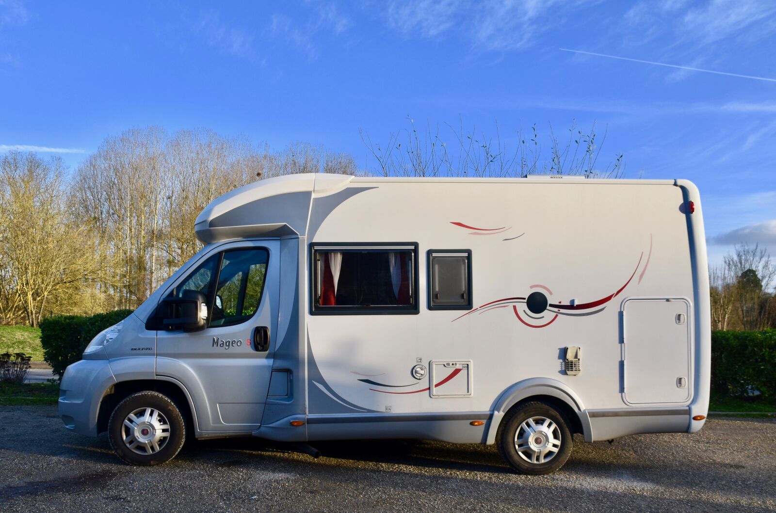 Nikon D5600 sample photo. Camper, mobile home, traveling photography