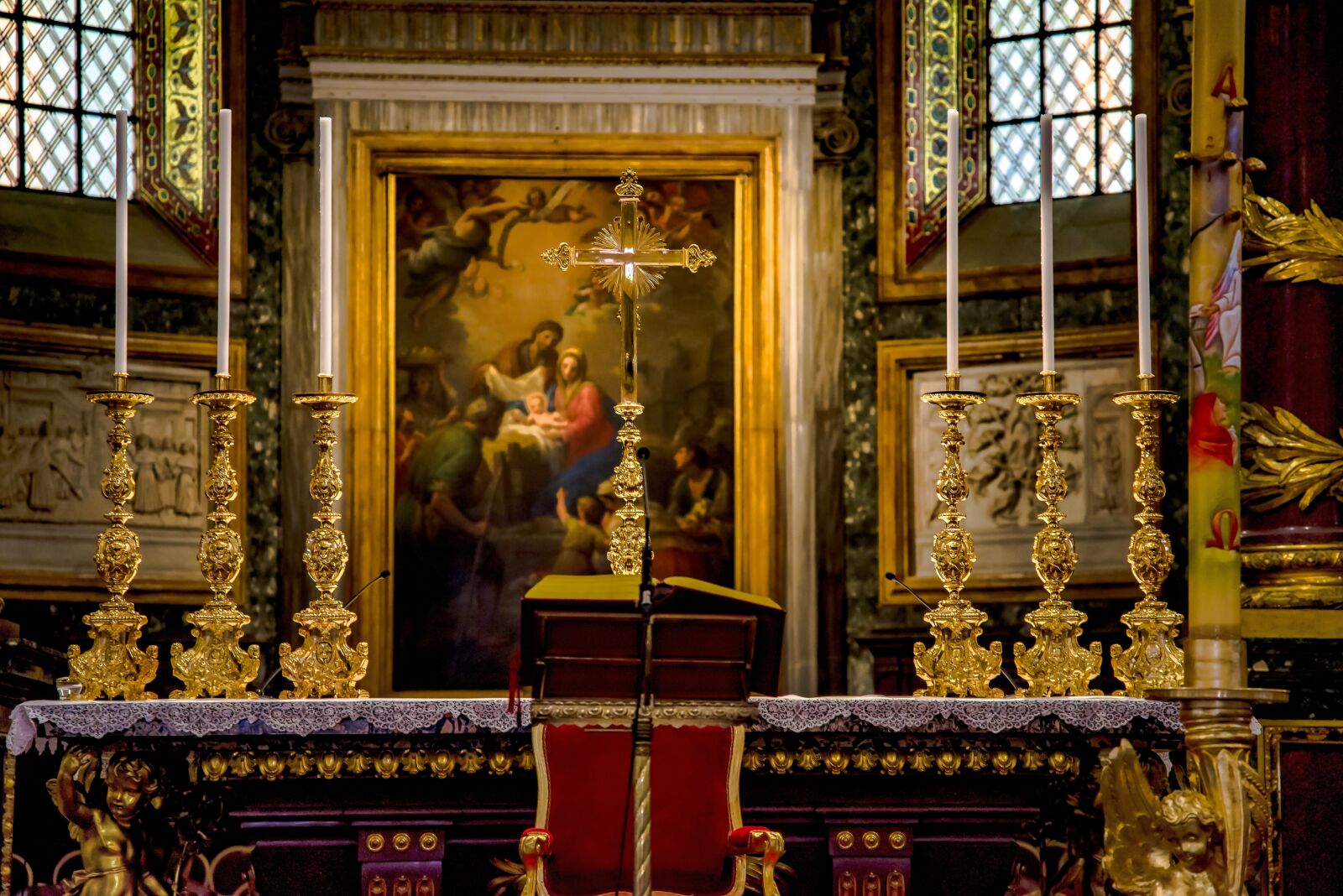 HD PENTAX-D FA 28-105mm F3.5-5.6 ED DC WR sample photo. Altar, church, cathedral photography