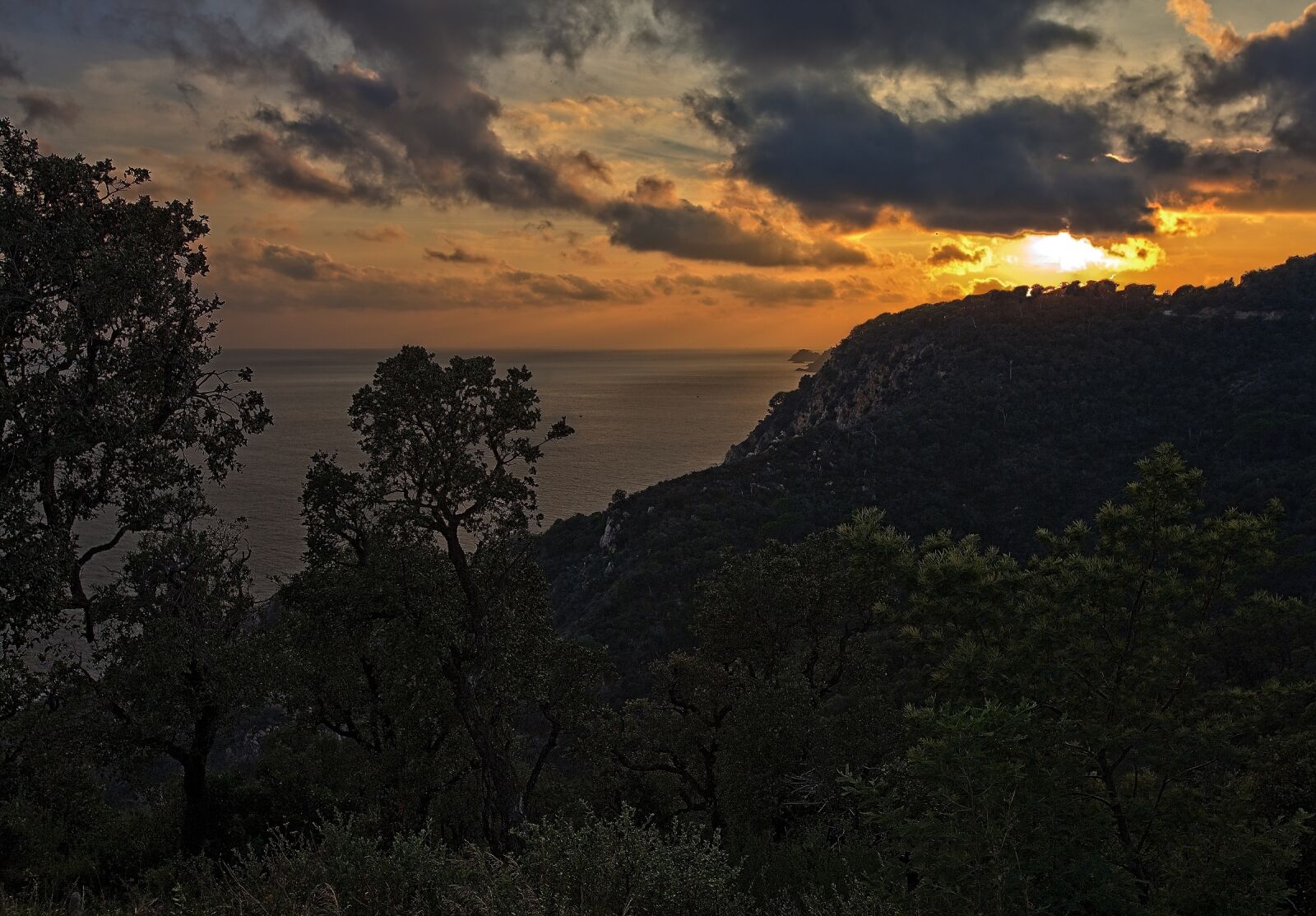 Canon EOS-1Ds Mark III sample photo. Sunset, ocean, sea photography