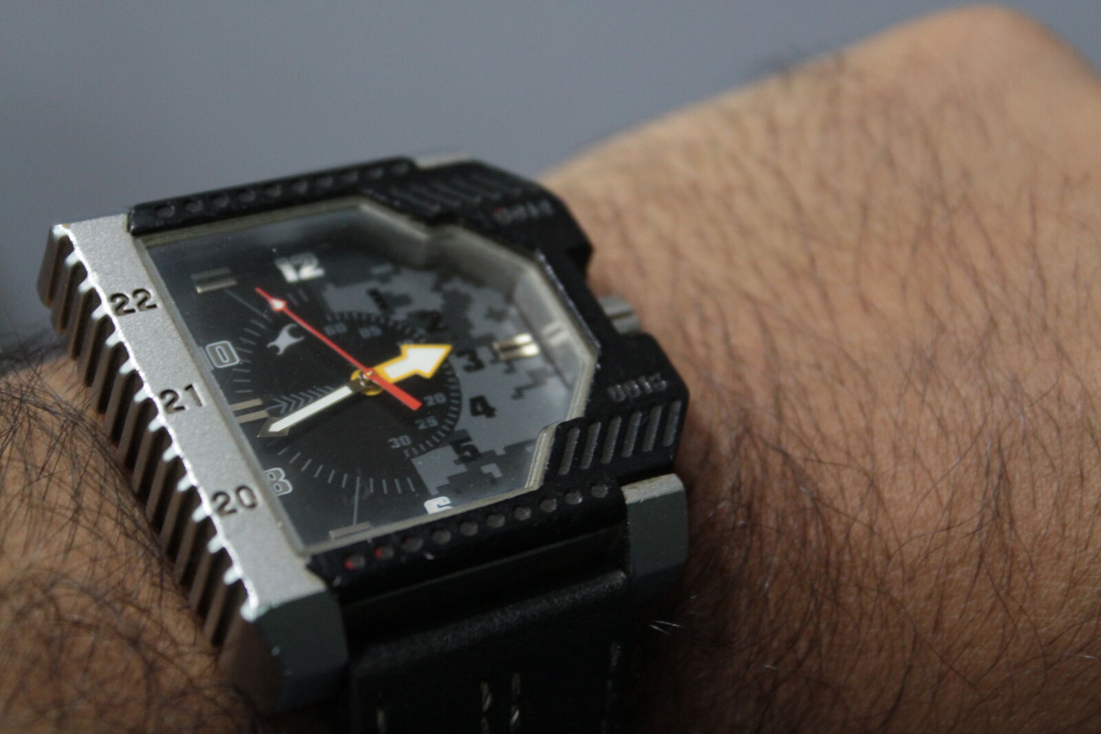 Canon EOS 700D (EOS Rebel T5i / EOS Kiss X7i) sample photo. Clock, commando, commando, watch photography