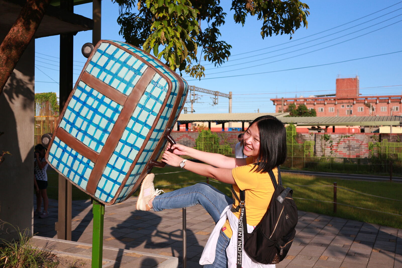 Canon EOS M sample photo. Woman, sitting, on, the photography
