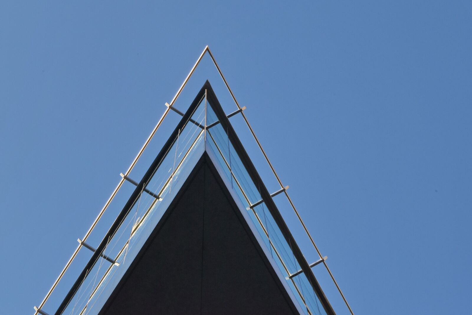 Nikon D5500 sample photo. Building, futuristic, modern, perspective photography