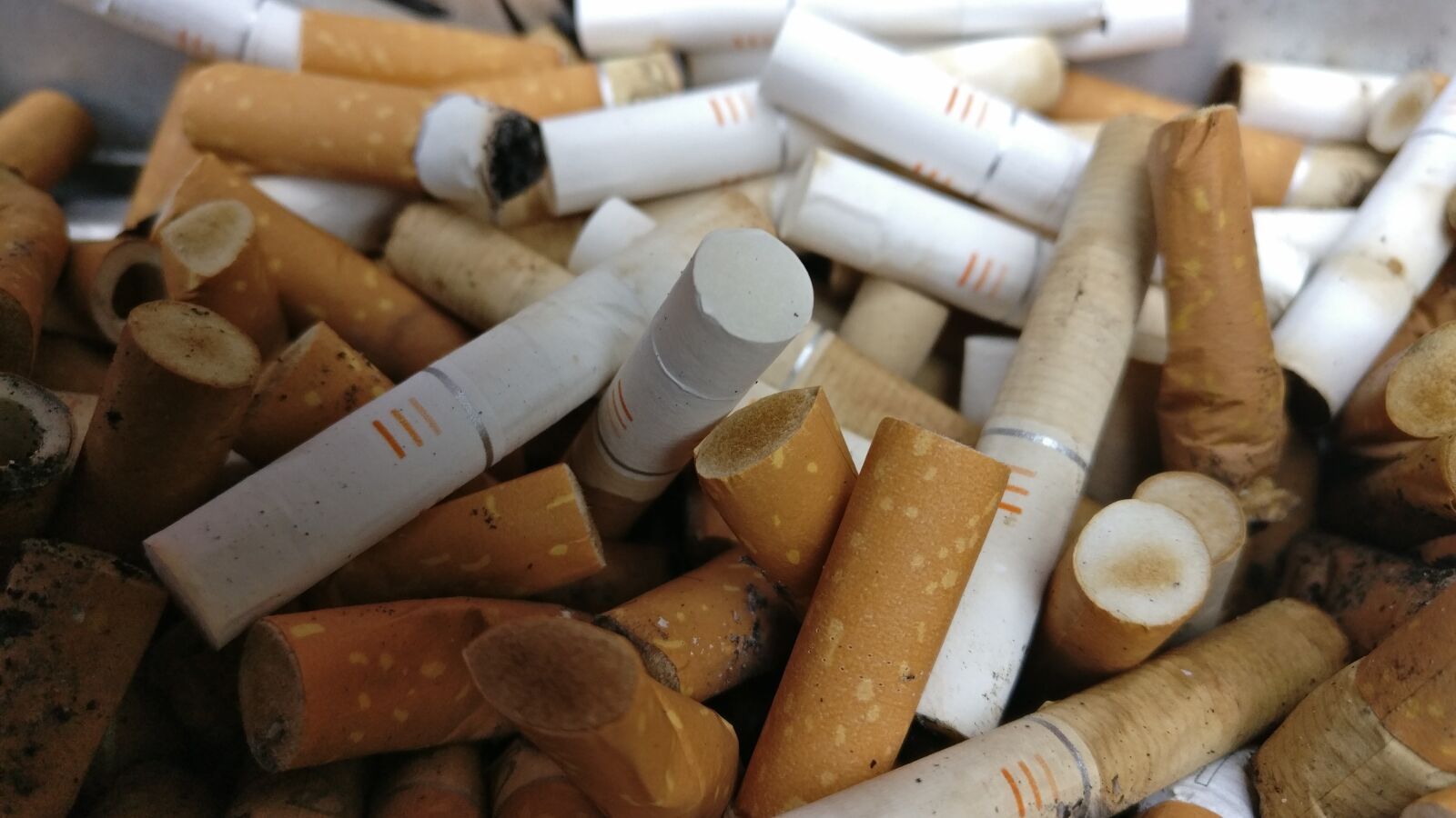 OnePlus A3003 sample photo. Cigarettes, tilt, smoking photography