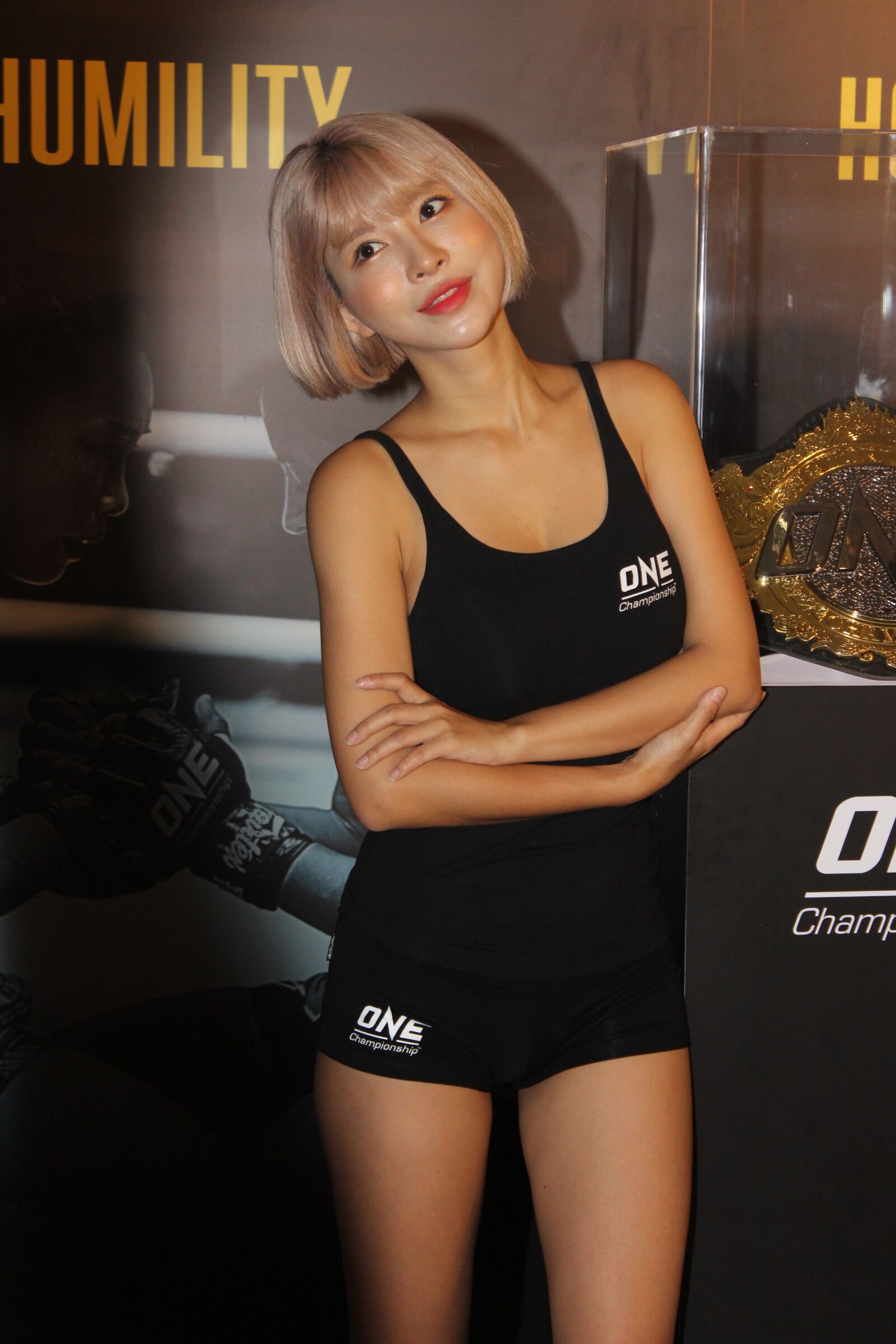 Canon EOS 1300D (EOS Rebel T6 / EOS Kiss X80) sample photo. Vietnamese, asian, girl photography