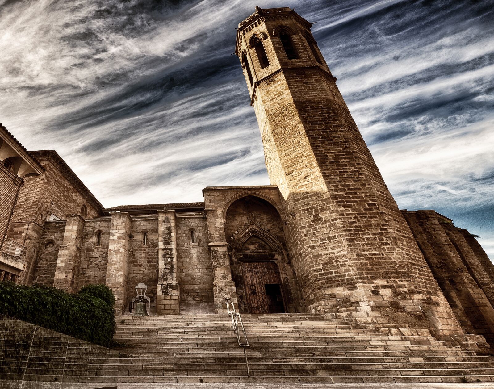 Olympus OM-D E-M10 II sample photo. Church, sant llorenç, lleida photography