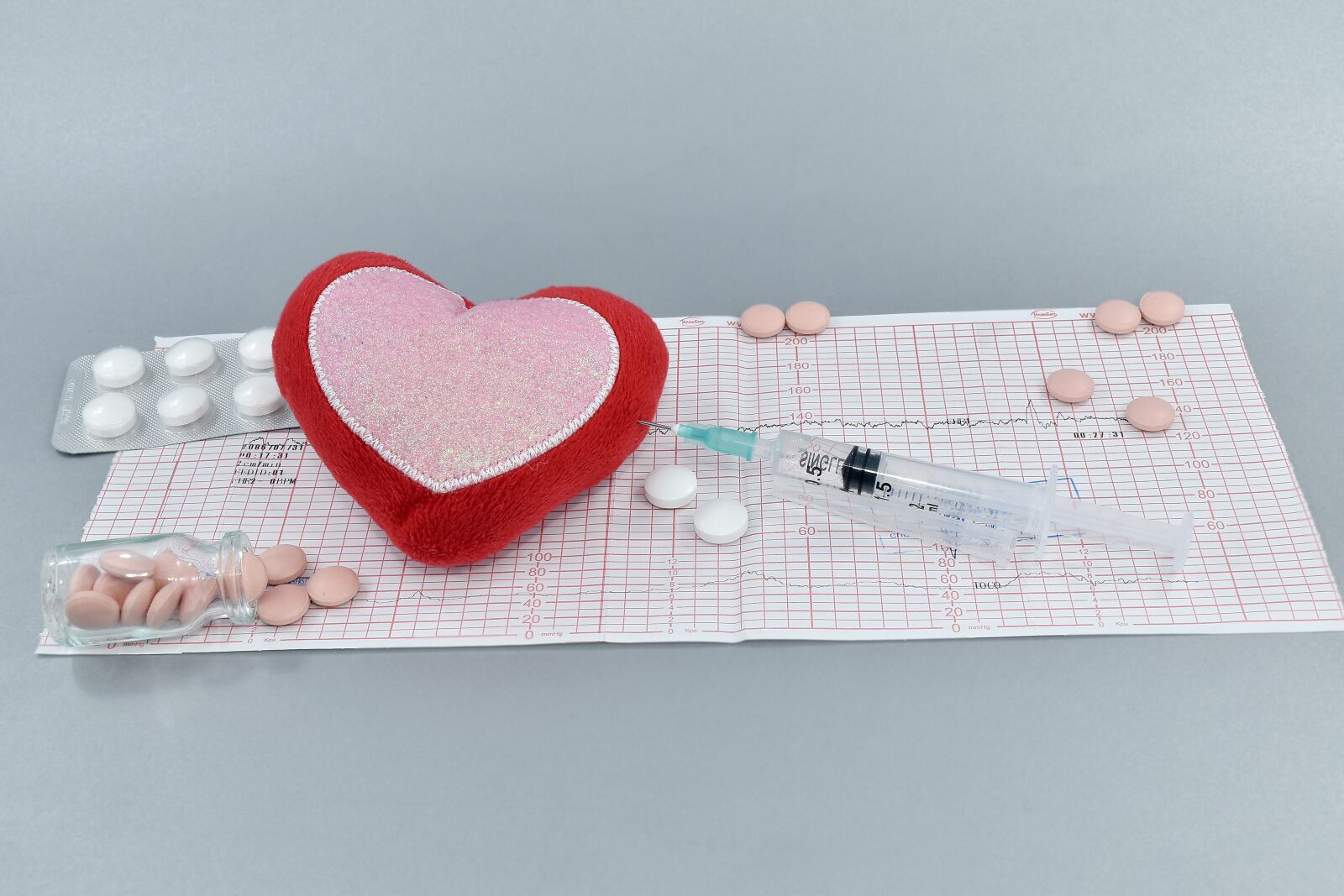 Nikon D5500 sample photo. Coronary disease, electrocardiogram, aspirin photography