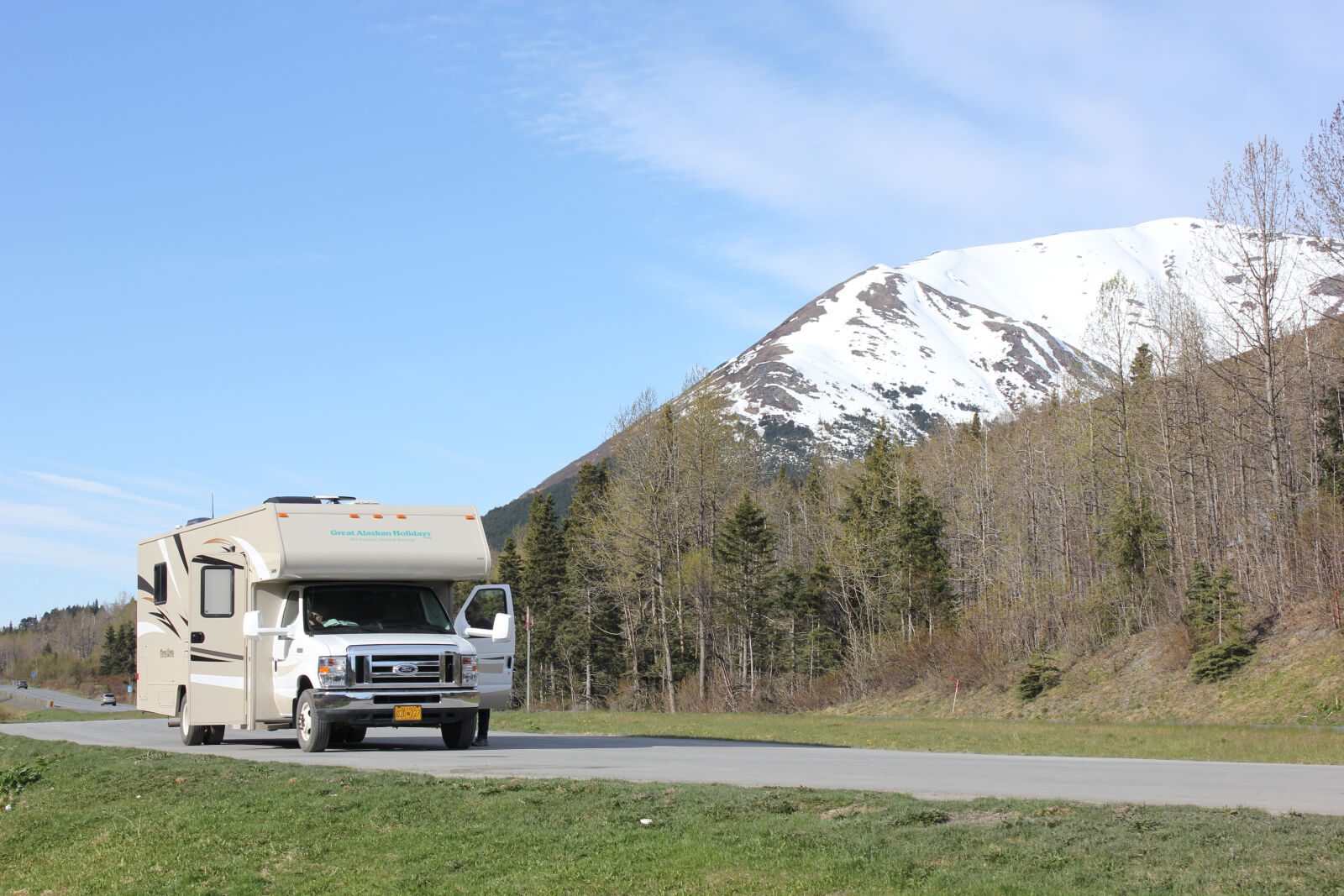 Canon EF-S 18-55mm F3.5-5.6 IS sample photo. Alaska, open, road, rv photography