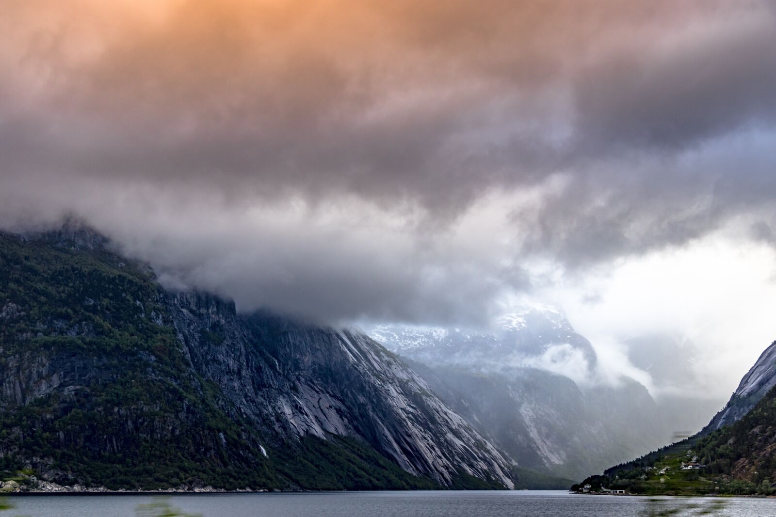 Canon EF-S 18-135mm F3.5-5.6 IS USM sample photo. Norway, mountains, landscape photography