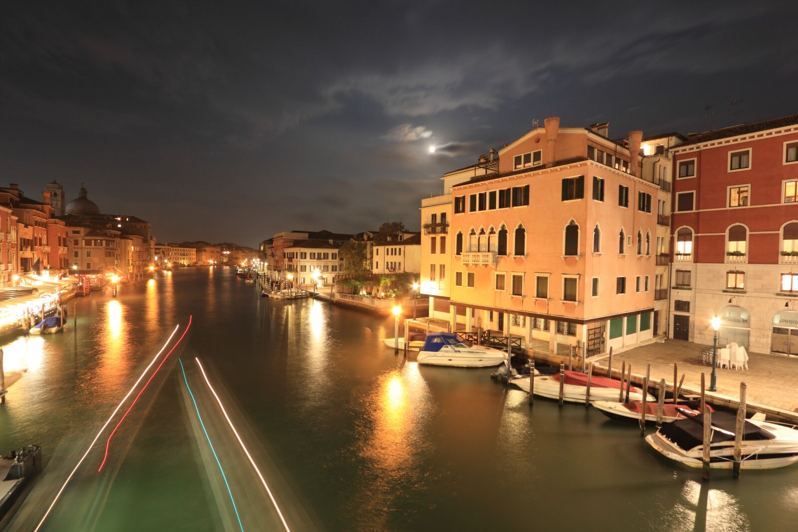 Canon EOS 550D (EOS Rebel T2i / EOS Kiss X4) sample photo. Italy, venice, canal photography