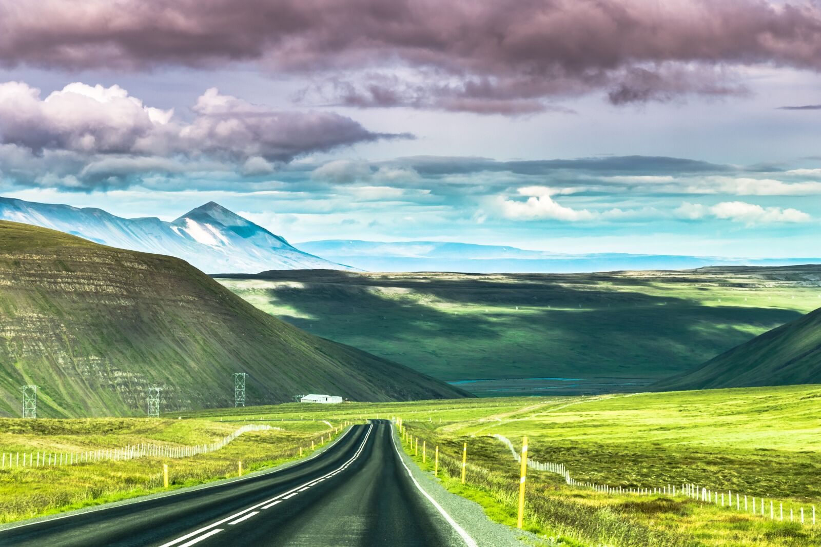Canon EF-S 18-135mm F3.5-5.6 IS USM sample photo. Iceland, mountain, way photography