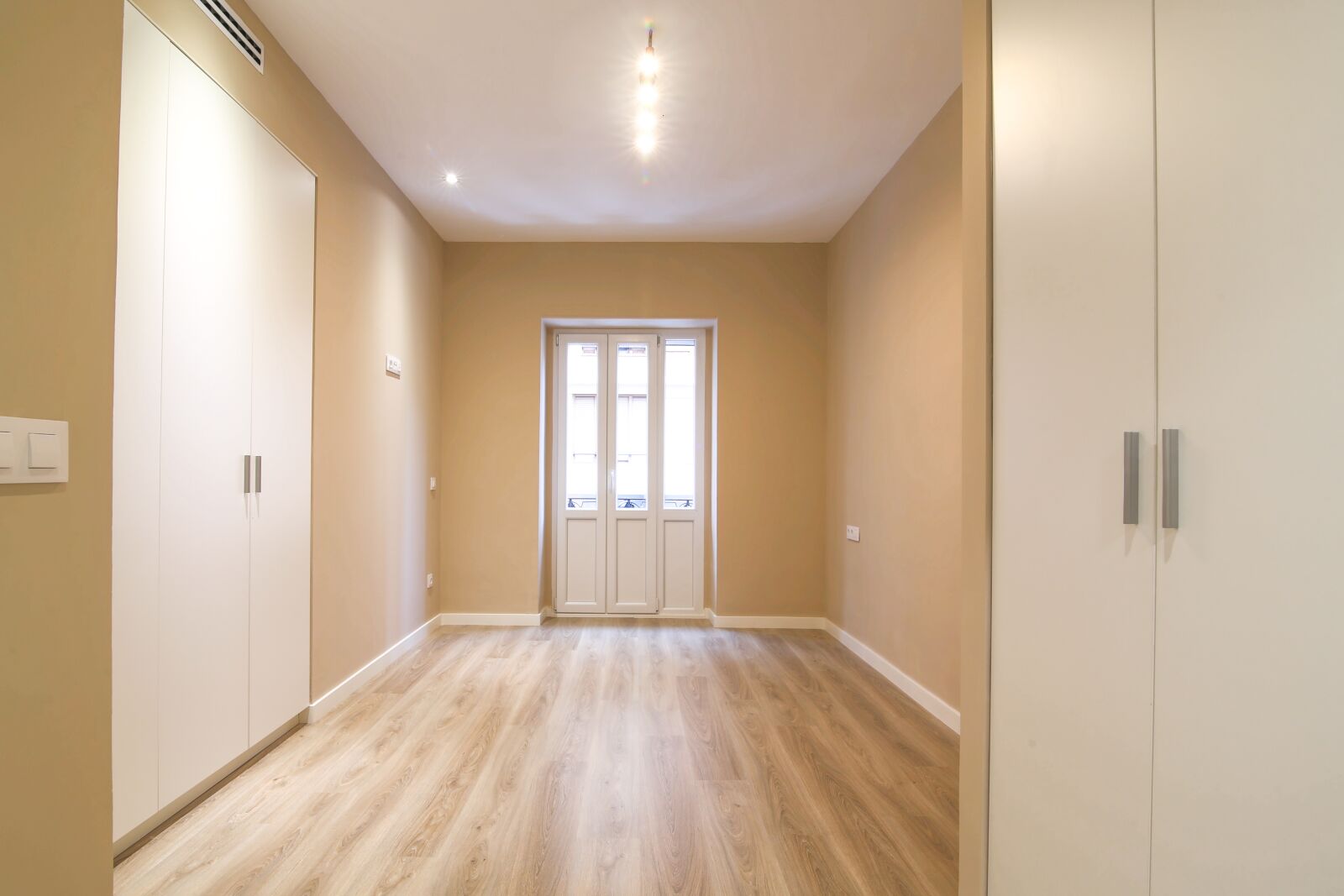 Tokina AT-X 16-28mm F2.8 Pro FX sample photo. Interior design, living room photography