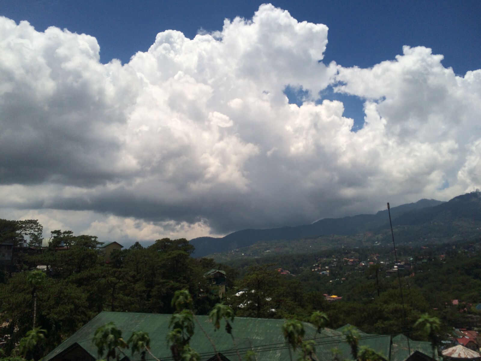 iPhone 5s back camera 4.15mm f/2.2 sample photo. Singapore, view, mountain photography