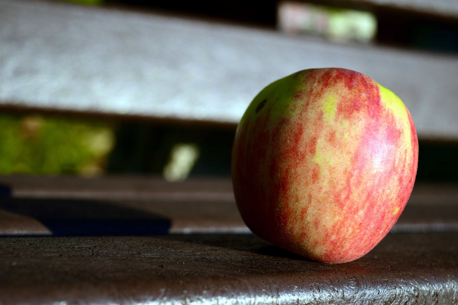 Nikon D3300 sample photo. Food, apple, wood, fruit photography