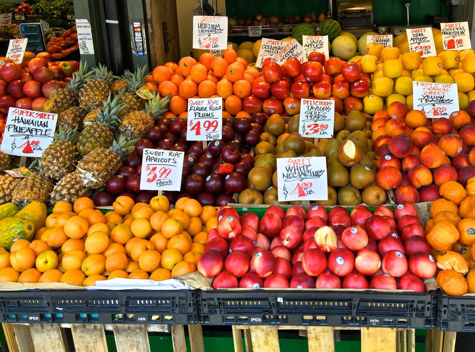 iPhone 6 Plus back camera 4.15mm f/2.2 sample photo. Citrus, fruit, farmers, market photography