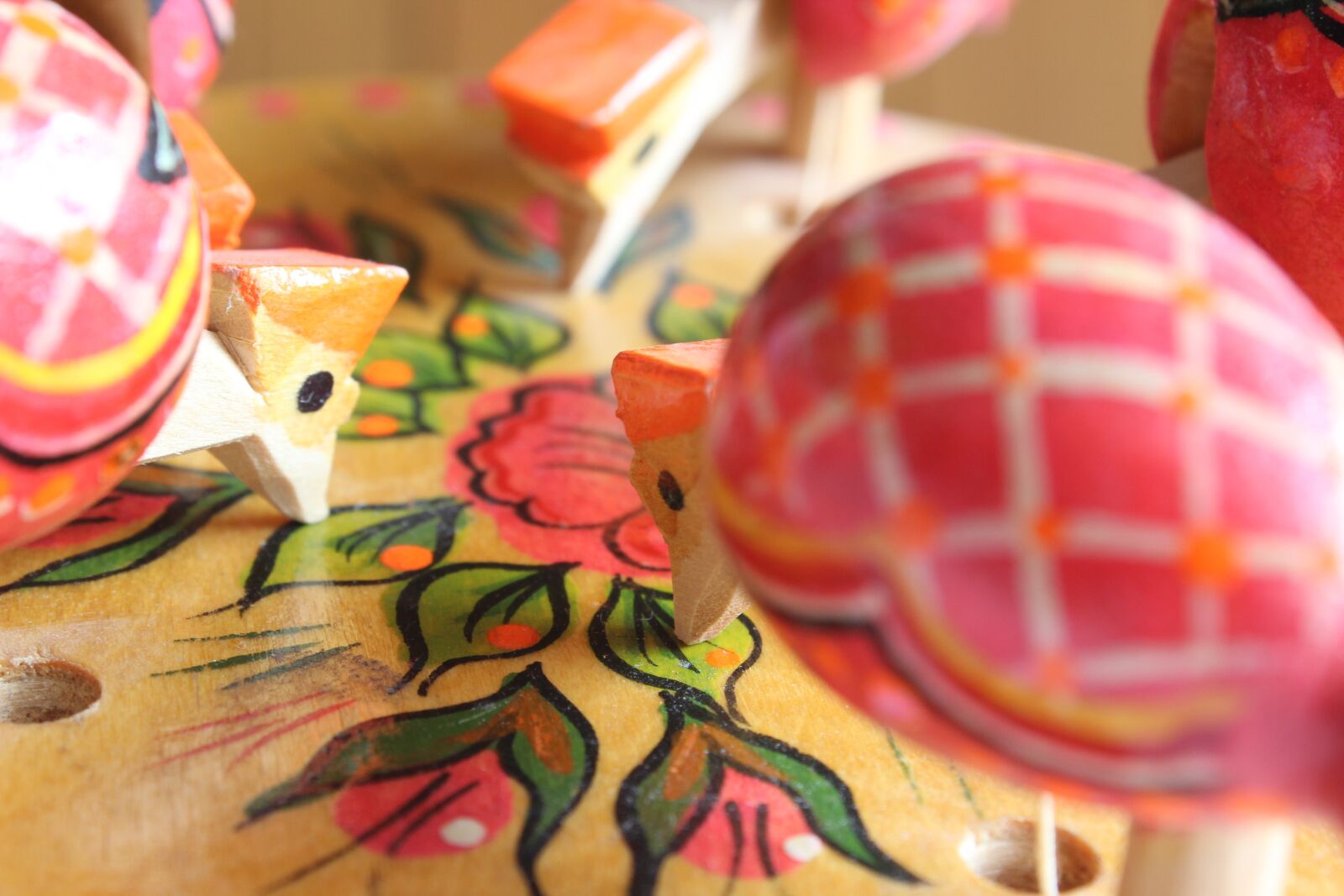 Canon EOS 600D (Rebel EOS T3i / EOS Kiss X5) sample photo. Toy, tradition, craft products photography