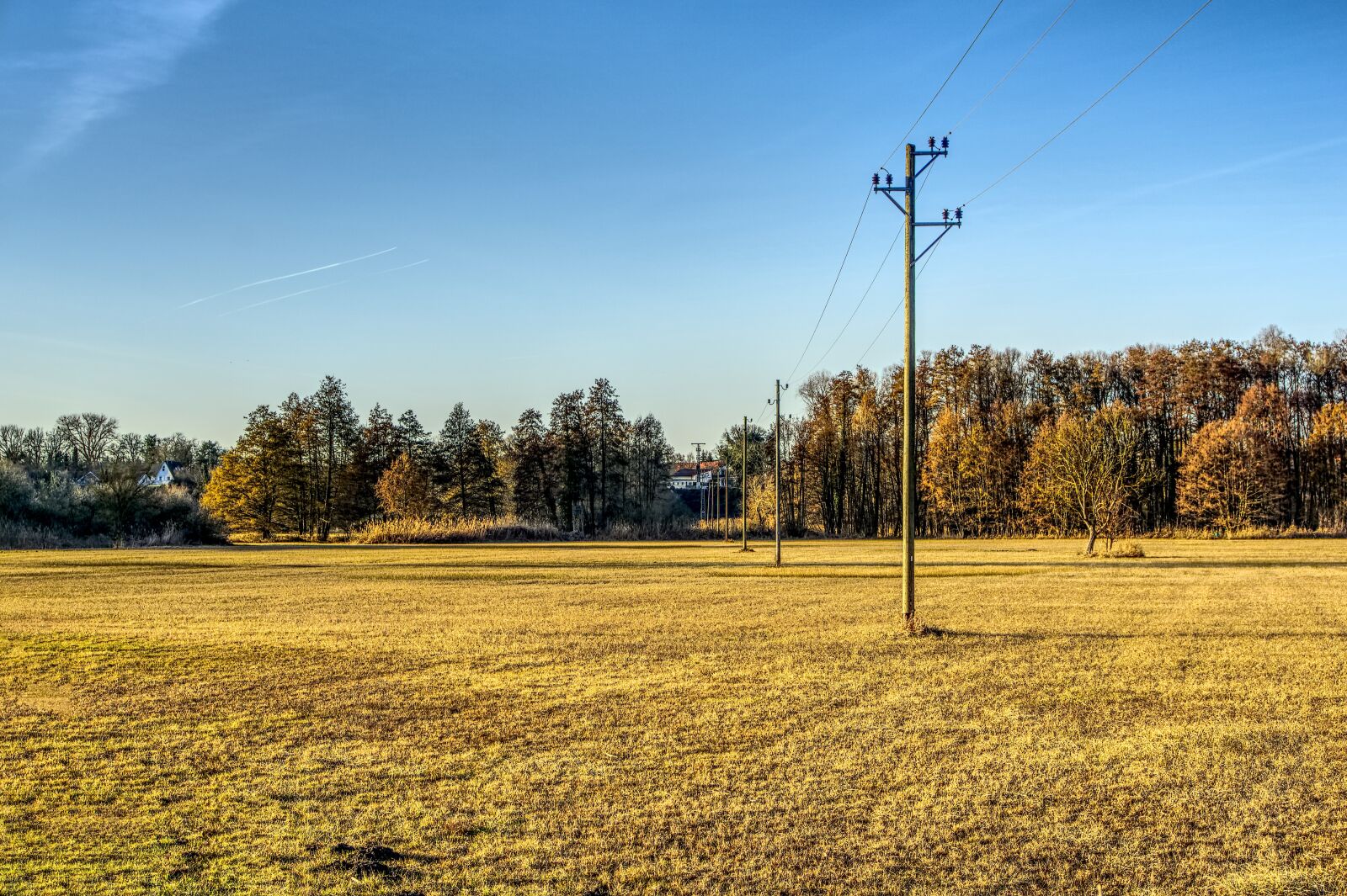 Sony a6000 sample photo. Power line, strommast, series photography