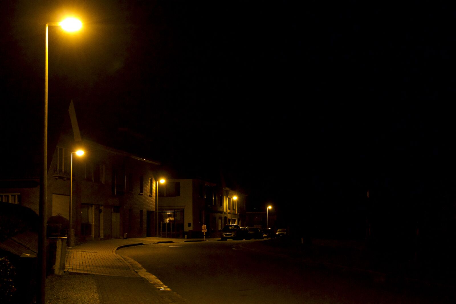 Canon EOS 80D + Sigma 17-70mm F2.8-4 DC Macro OS HSM sample photo. Night, night, time, street photography