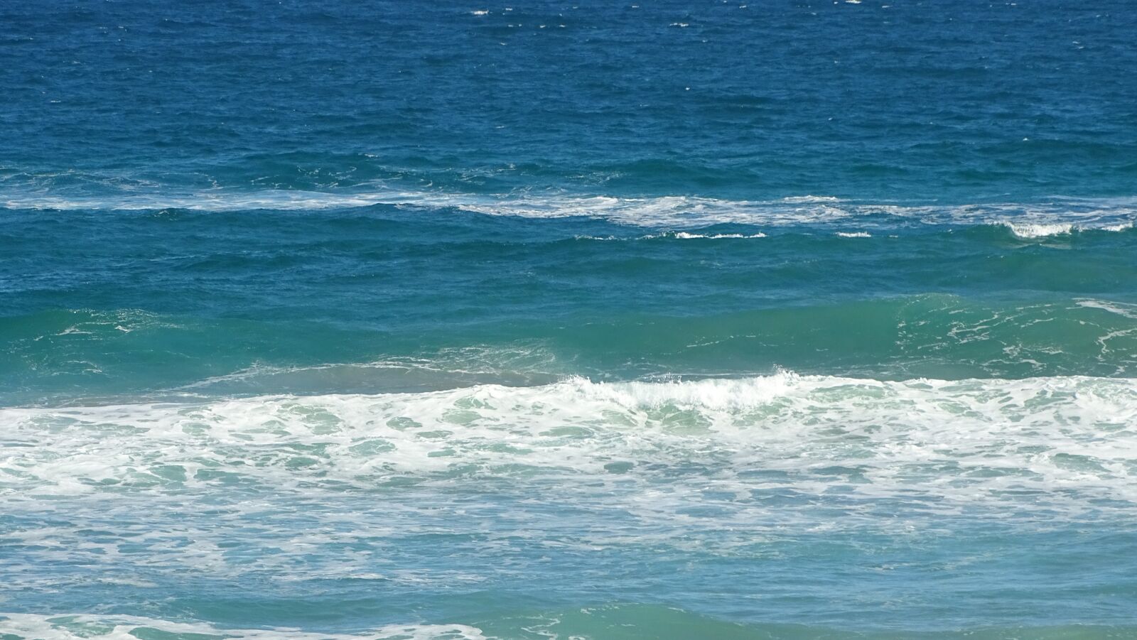 Sony Cyber-shot DSC-HX400V sample photo. Ocean, waves, beach photography