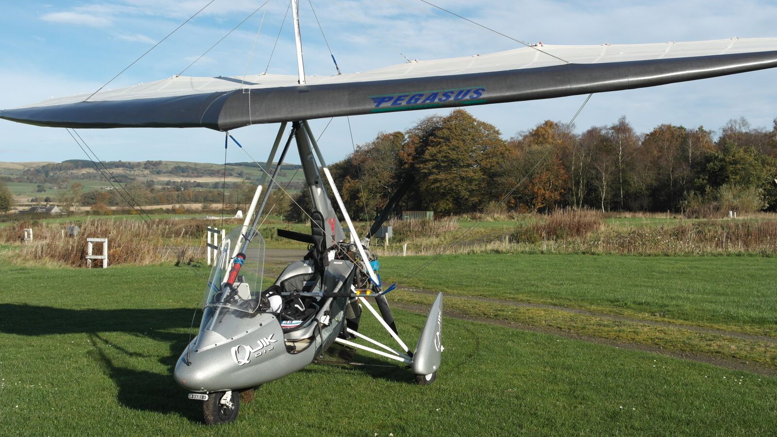 Samsung NX1000 sample photo. Microlight, flexwing, aircraft photography