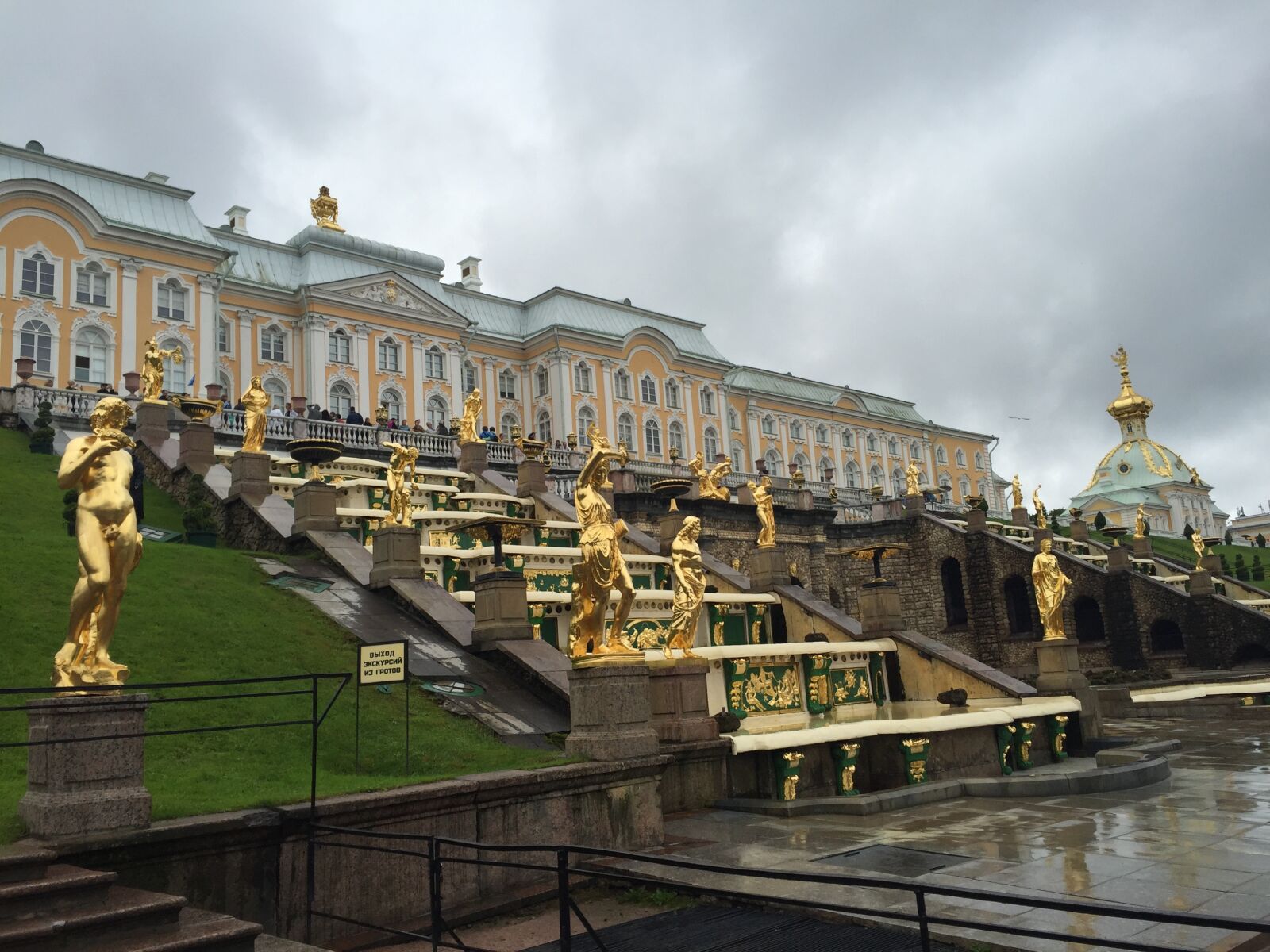 Apple iPhone 6 sample photo. Russia, palace, fountain photography