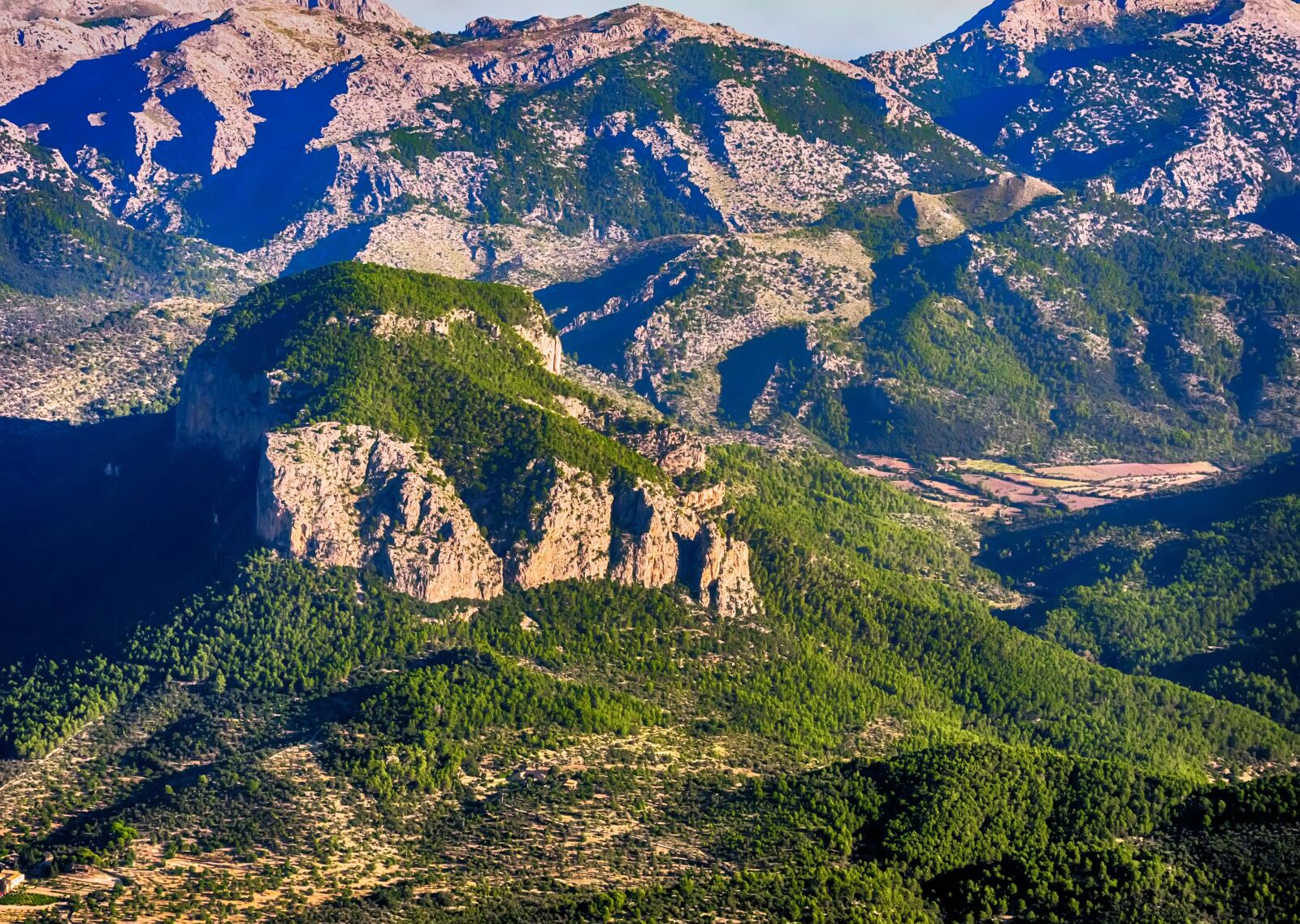 Panasonic Lumix DMC-GX8 + Panasonic Lumix G Vario 14-140mm F3.5-5.6 ASPH Power O.I.S sample photo. Mountain, mallorca, alaró photography