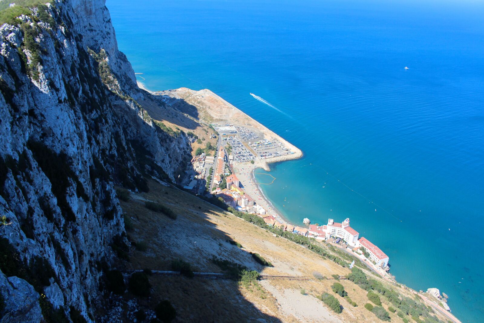 Canon EOS 700D (EOS Rebel T5i / EOS Kiss X7i) sample photo. Gibraltar, rock, mediterranean photography
