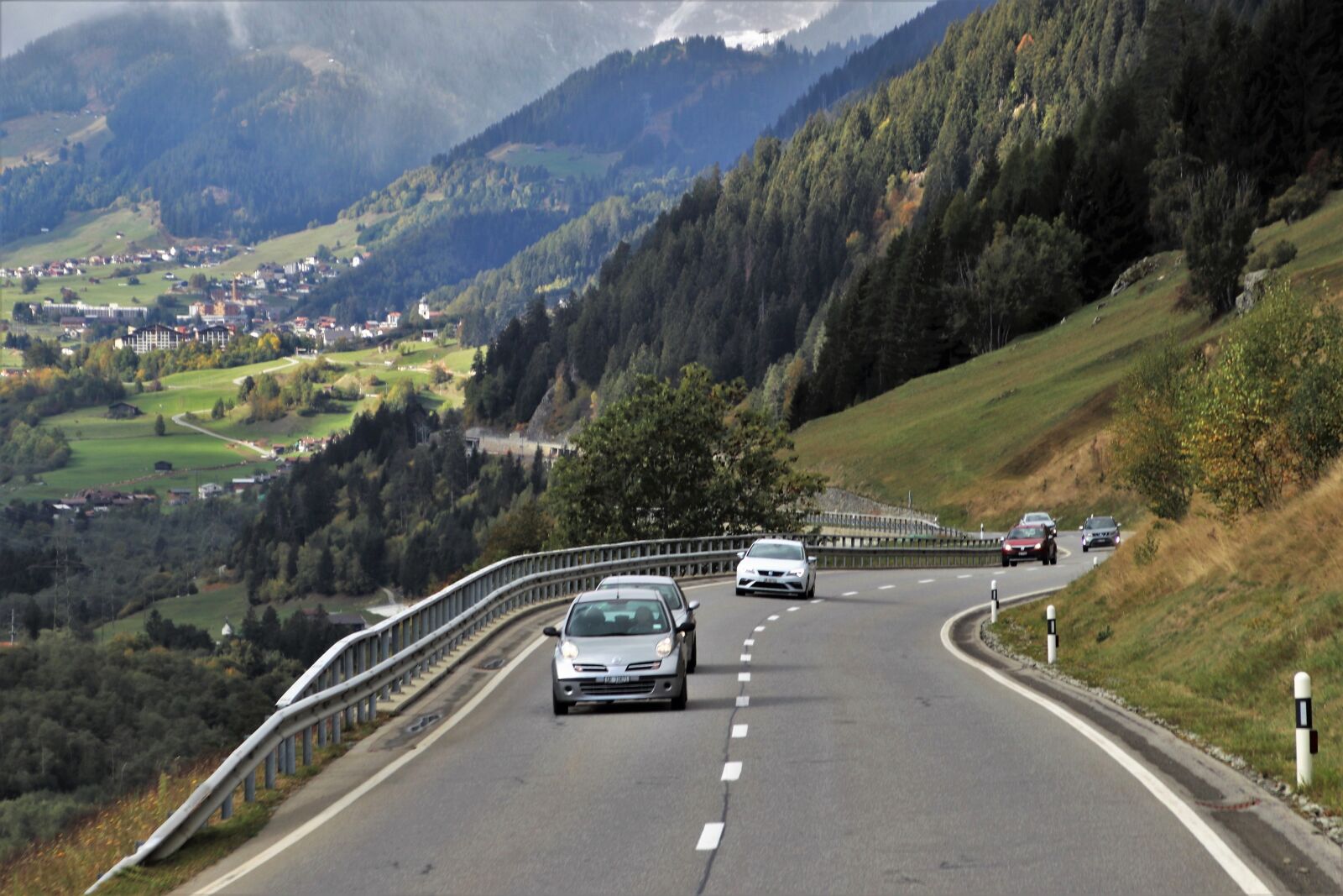 Canon EOS 80D sample photo. Mountains, highway, asphalt photography