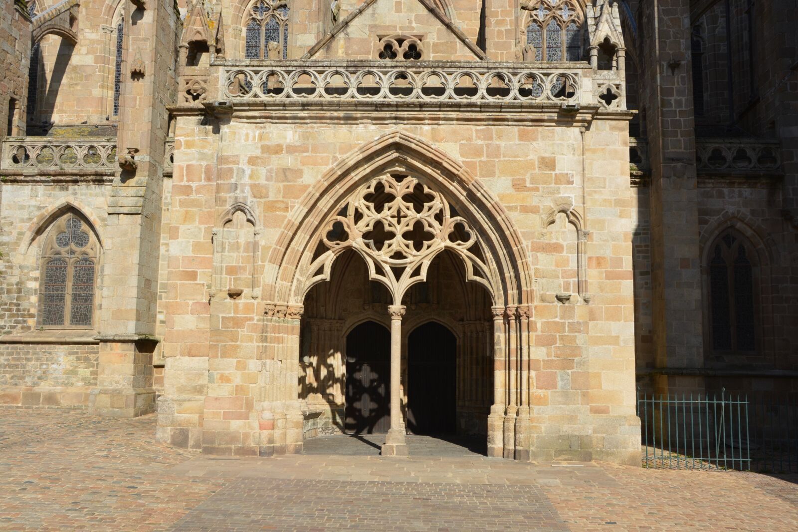 Nikon D5200 sample photo. Cathedral, portal, stones photography