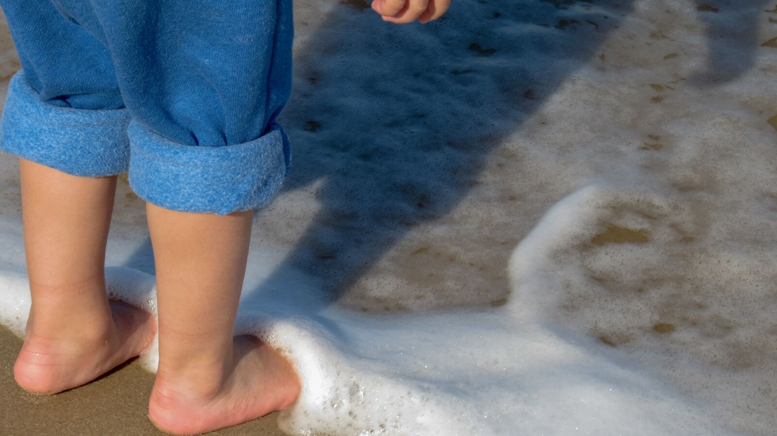 Canon PowerShot SX40 HS sample photo. Feet, beach, barefoot photography