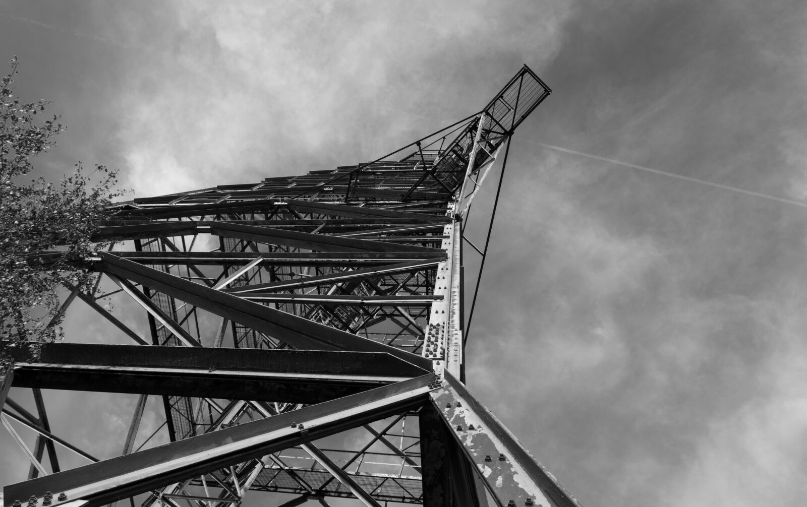 Nikon D5500 sample photo. Lost places, radio tower photography
