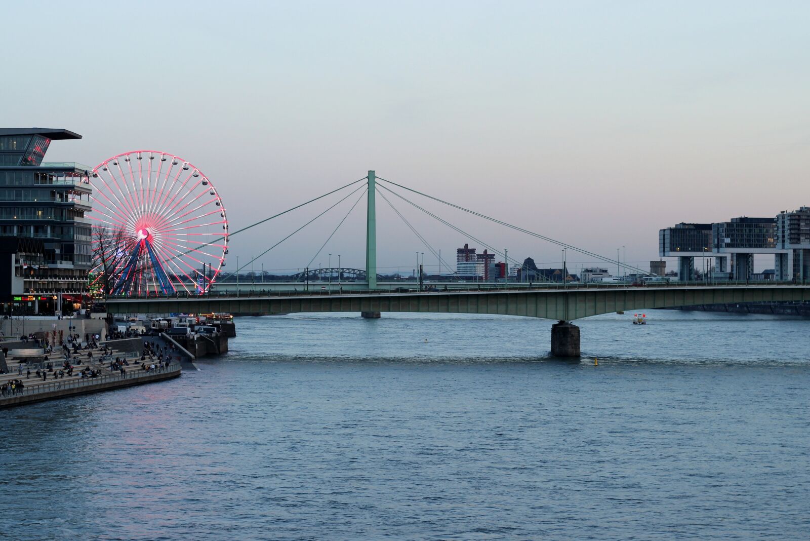 Canon EOS 600D (Rebel EOS T3i / EOS Kiss X5) + Canon EF 50mm F1.8 STM sample photo. Cologne, fair, rhine photography