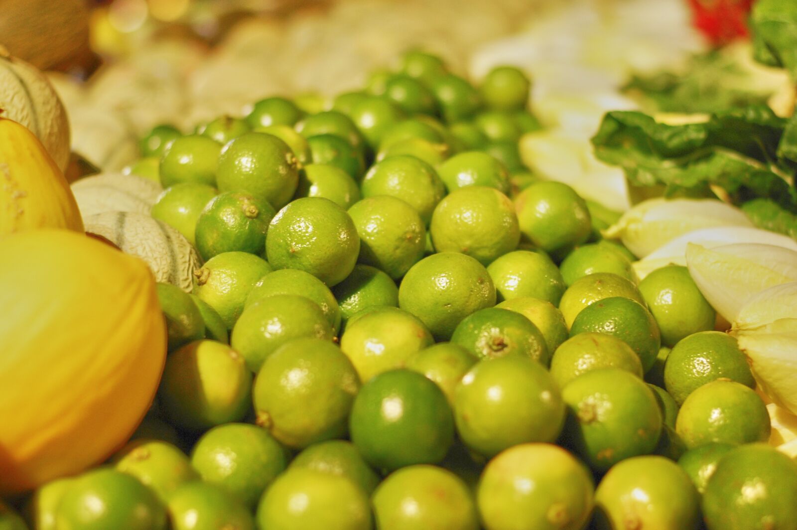 Nikon D40 sample photo. Greengrocers, fruit, limes photography
