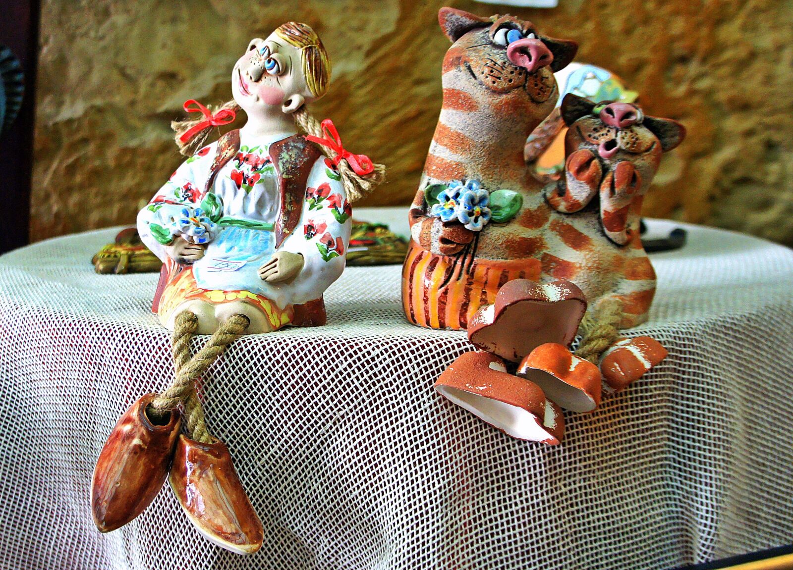 Sony Alpha NEX-3 + Sony E 18-55mm F3.5-5.6 OSS sample photo. Pottery, cartoon, figures photography