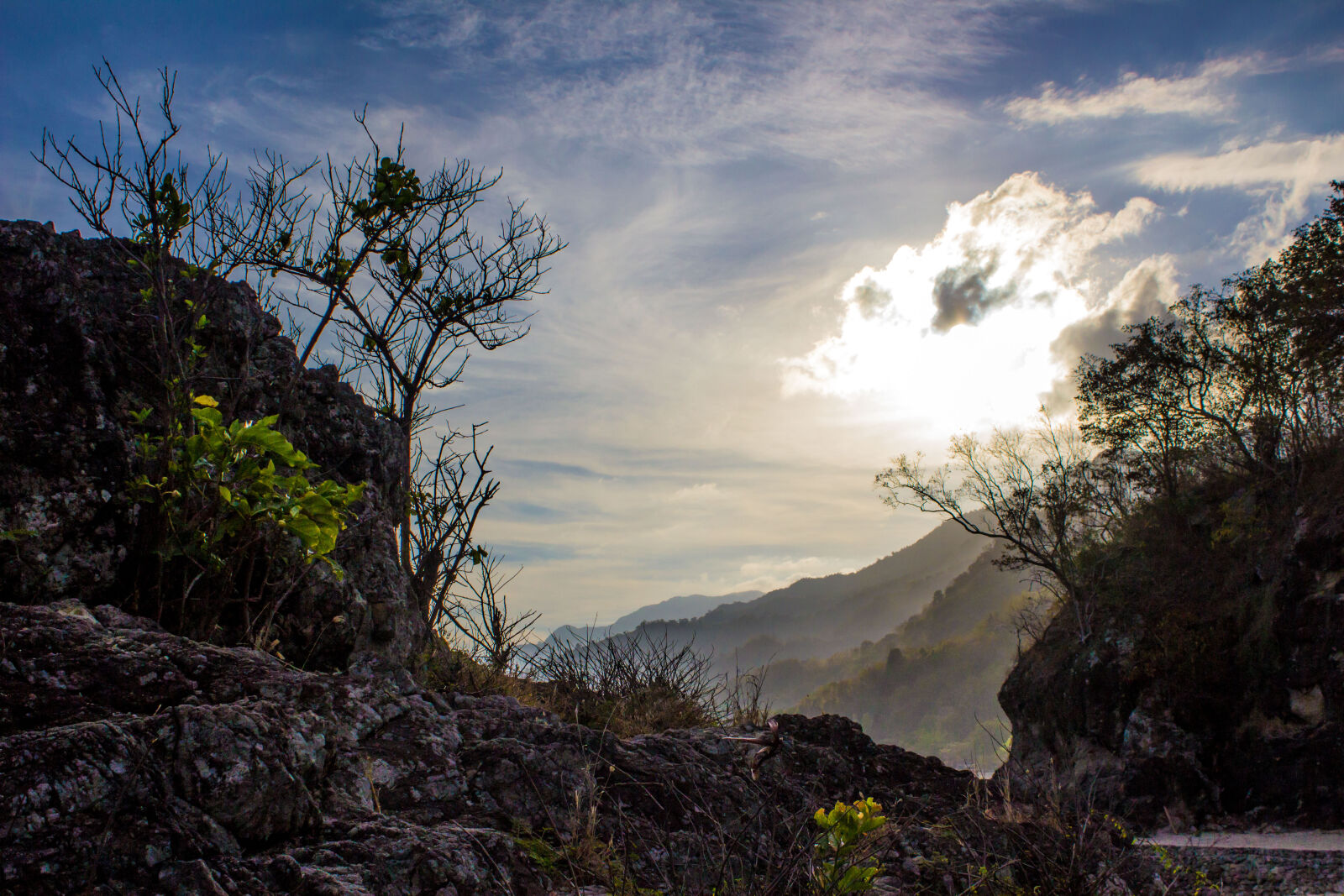 Canon EOS 600D (Rebel EOS T3i / EOS Kiss X5) sample photo. Cloud, mountain, sunset photography
