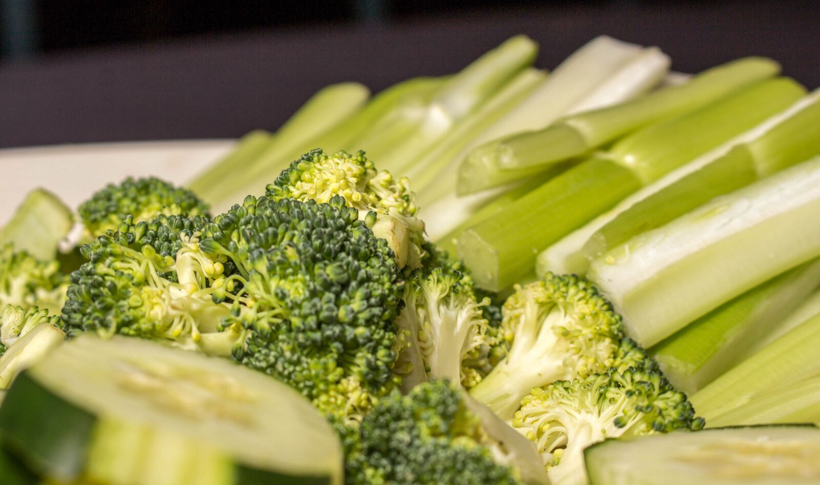 Canon EOS 700D (EOS Rebel T5i / EOS Kiss X7i) sample photo. Broccoli, vegetable, food photography