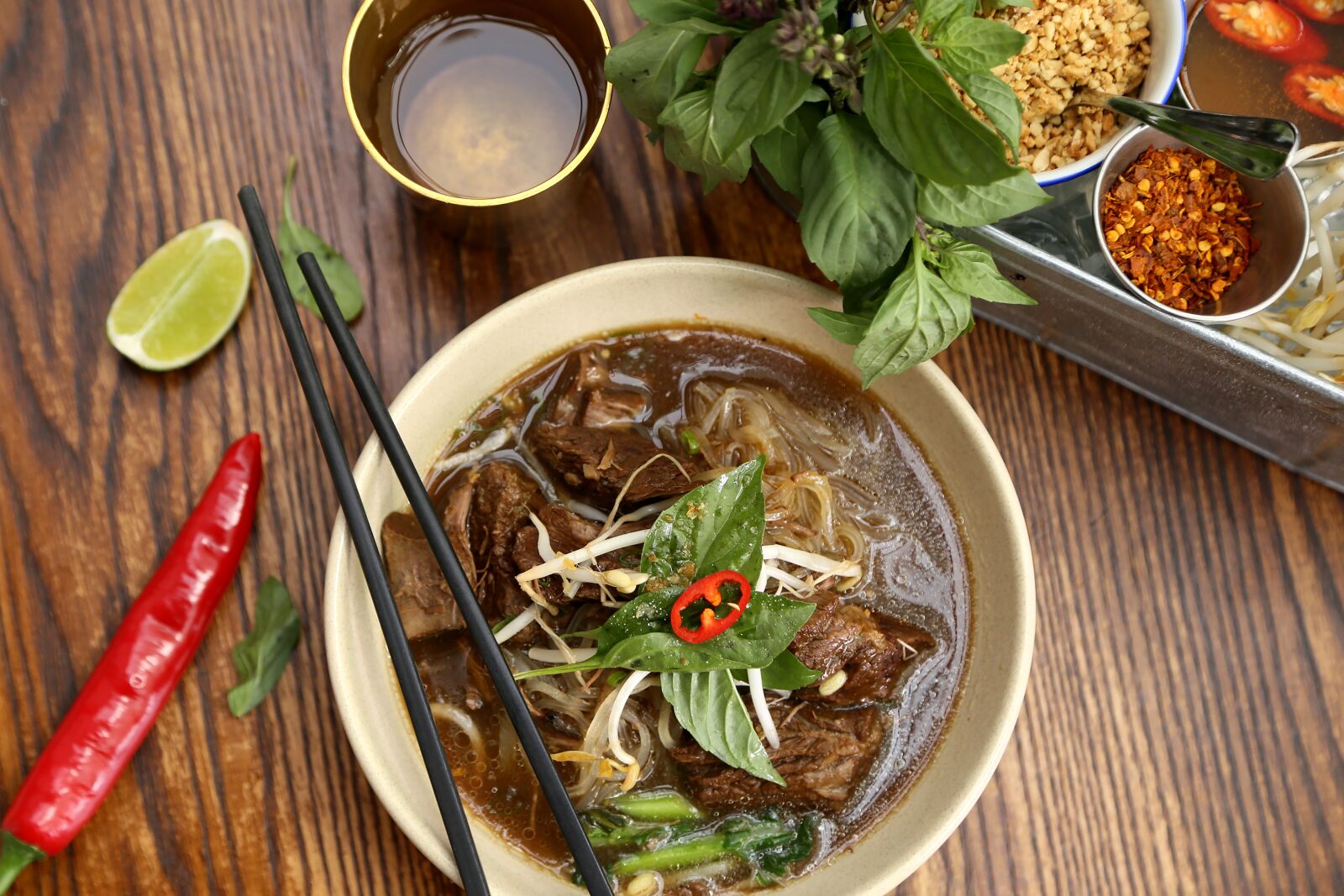 Canon EOS 6D + Canon EF 24-105mm F4L IS USM sample photo. Thai boat noodle, thai photography