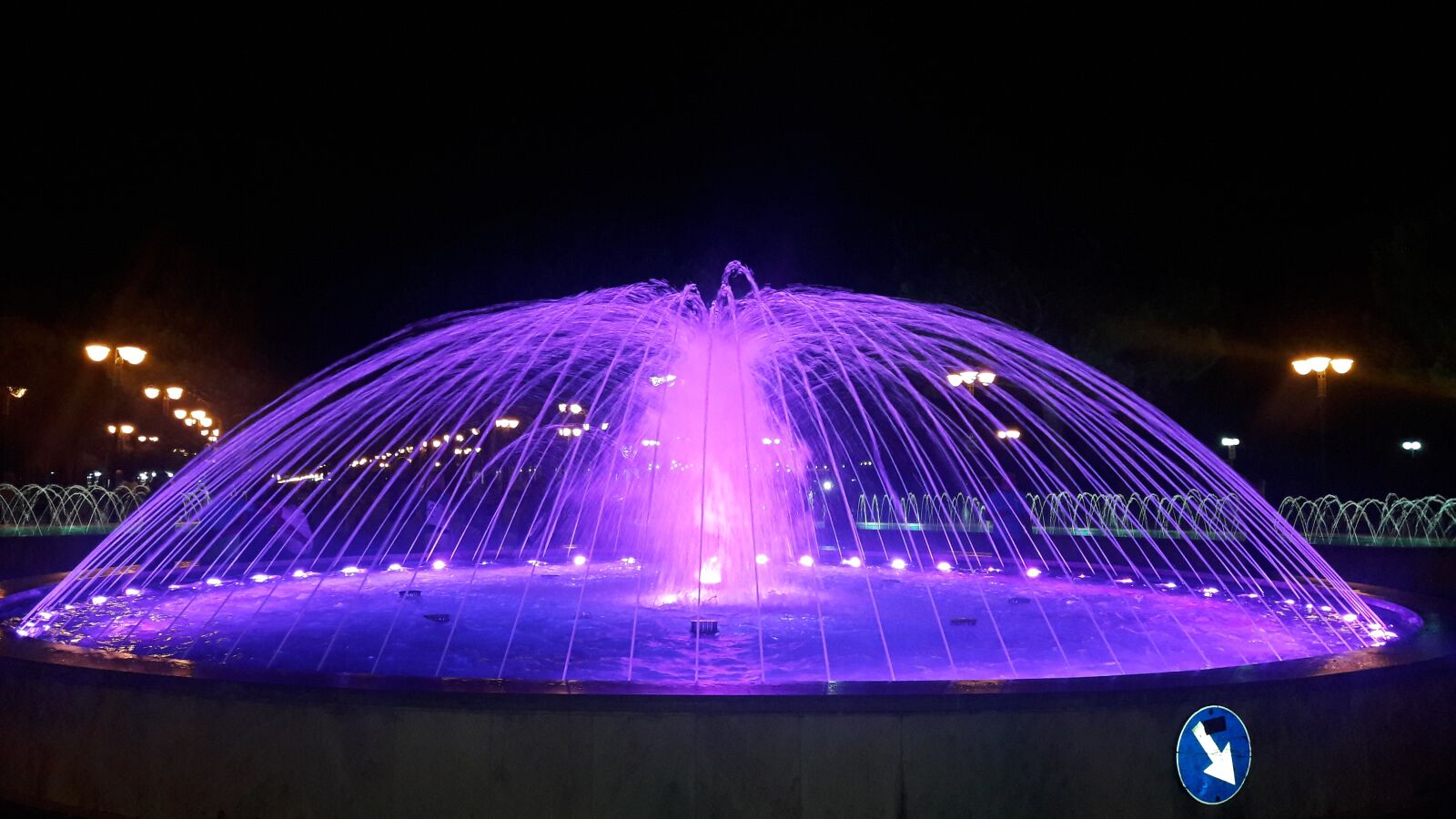 Samsung Galaxy A5(2016) sample photo. Fountain, bibione, italy photography