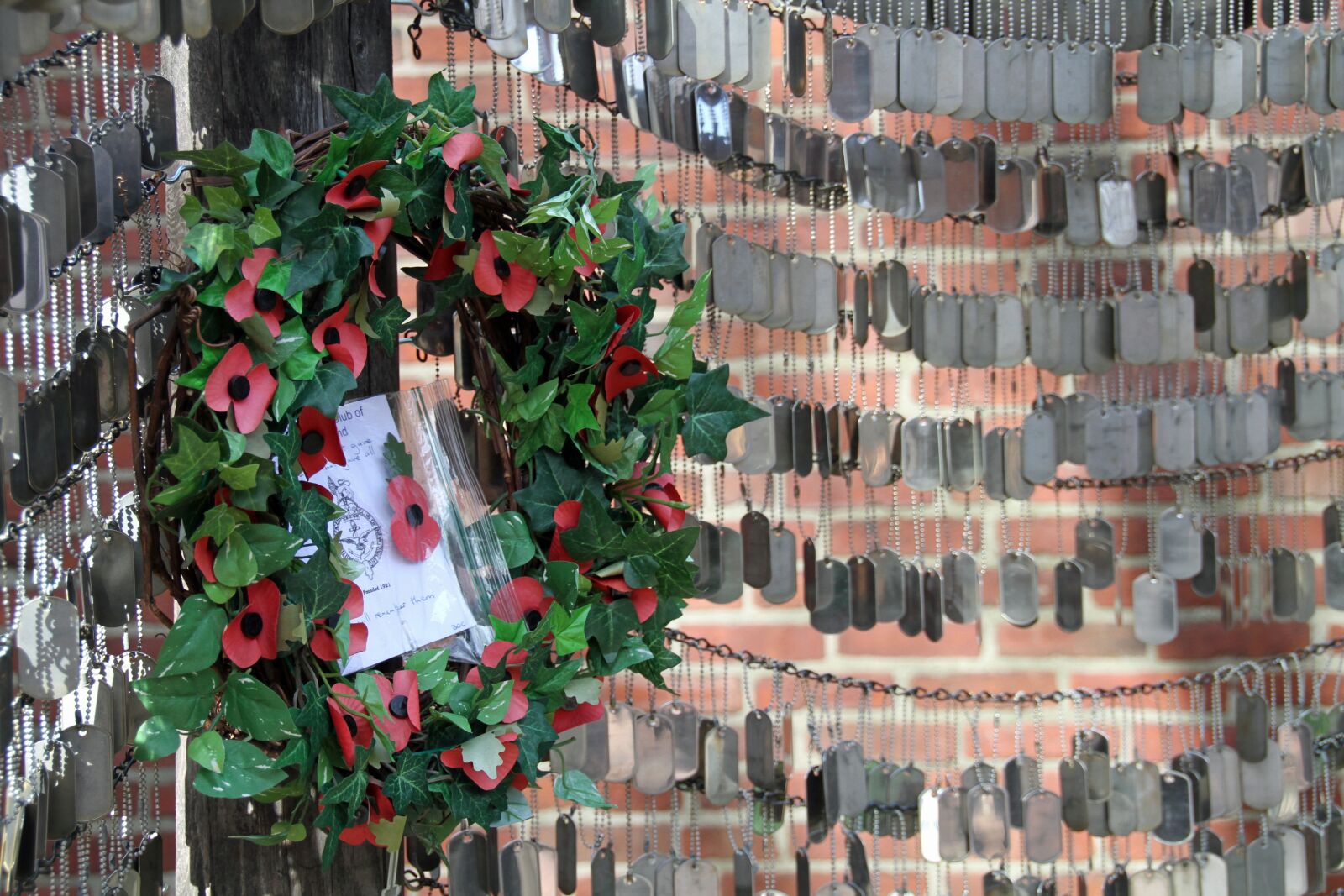 Canon EOS 7D sample photo. Memorial garden, unmarked dogtag photography