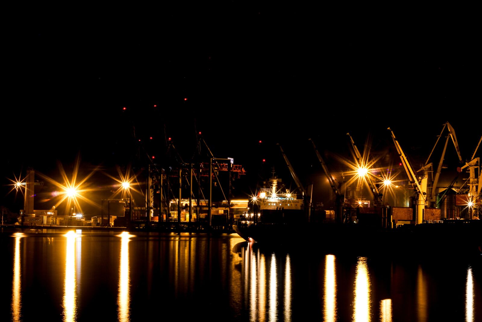 Canon EOS M + Canon EF 50mm F1.8 II sample photo. Harbor, light, night photography