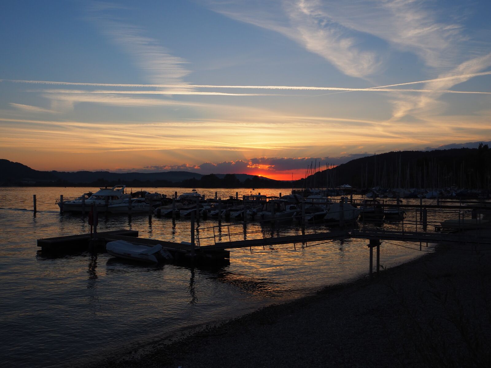 Olympus OM-D E-M10 II sample photo. Lake constance, afterglow, sunset photography
