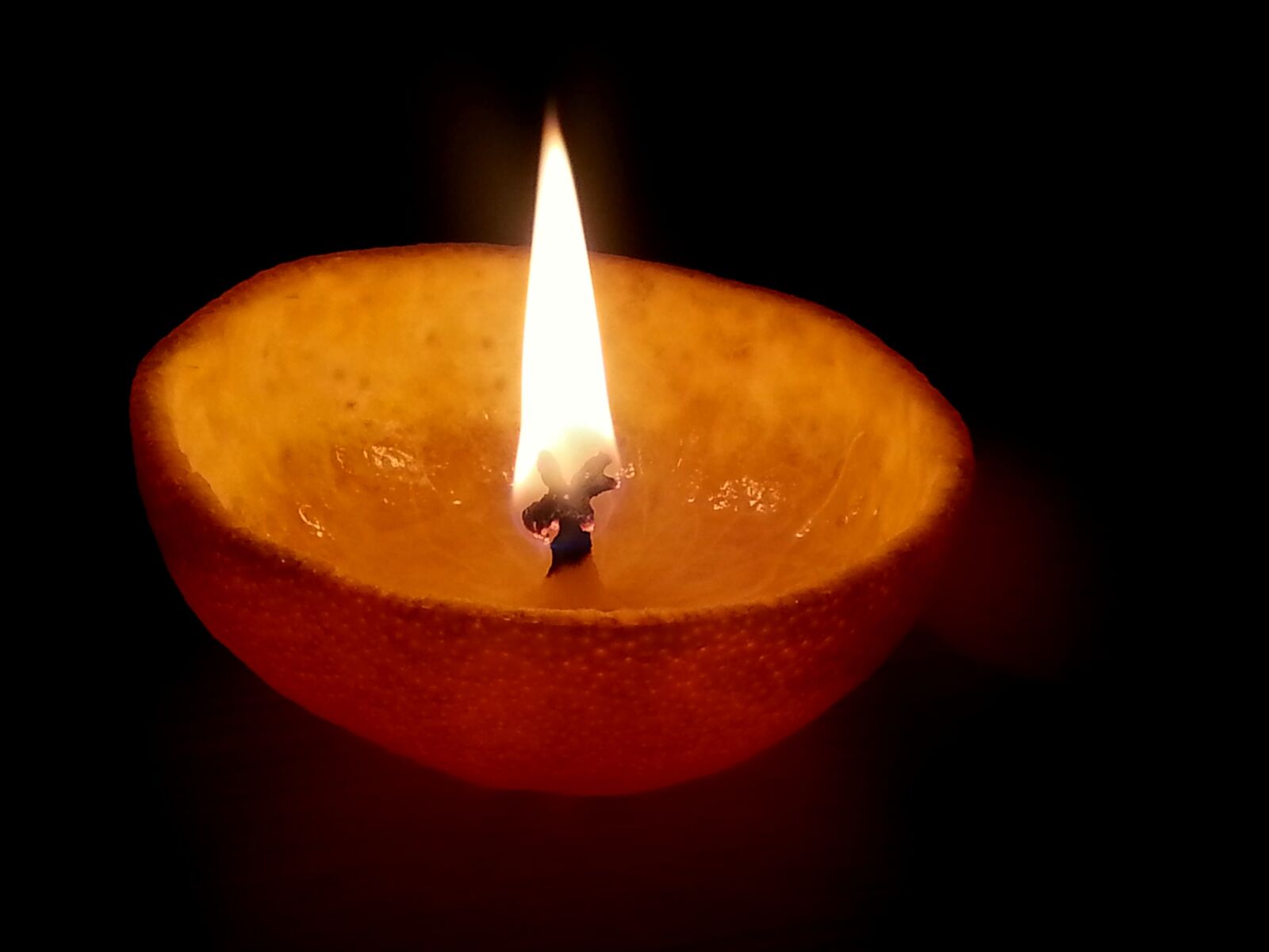 Samsung Galaxy S3 sample photo. Oil lamps, orange oil photography