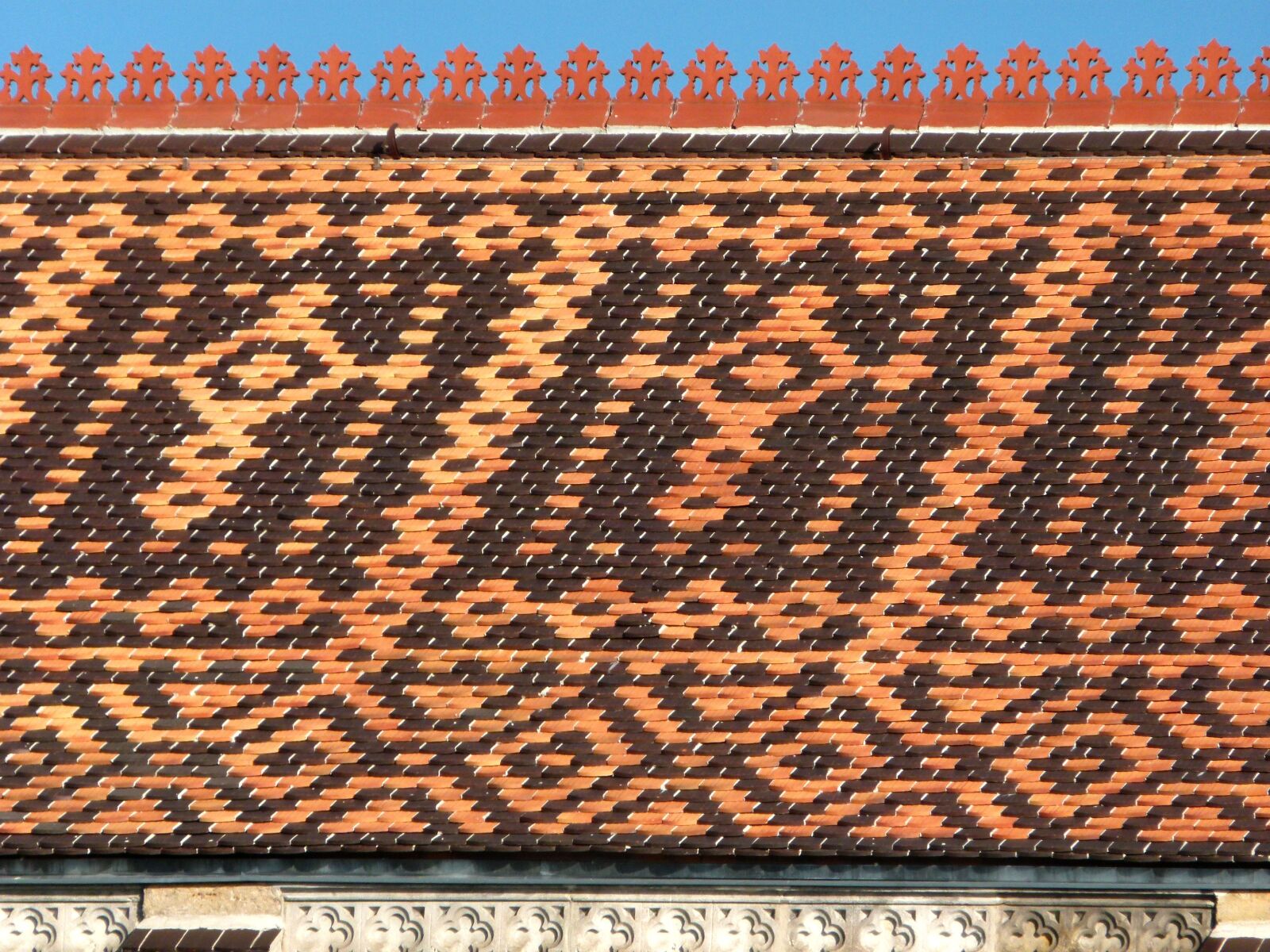 Panasonic Lumix DMC-FZ100 sample photo. Church, roof, ornaments photography