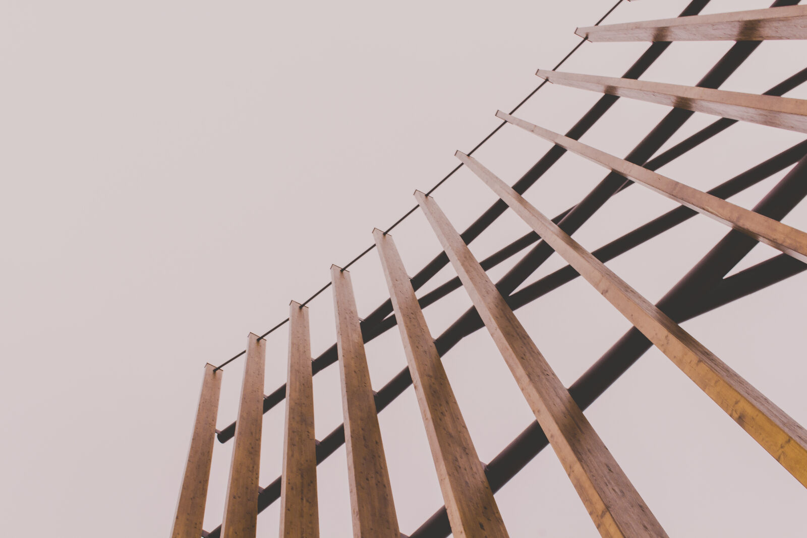 Canon EOS 700D (EOS Rebel T5i / EOS Kiss X7i) sample photo. Design, fence, minimalism, minimalistic photography