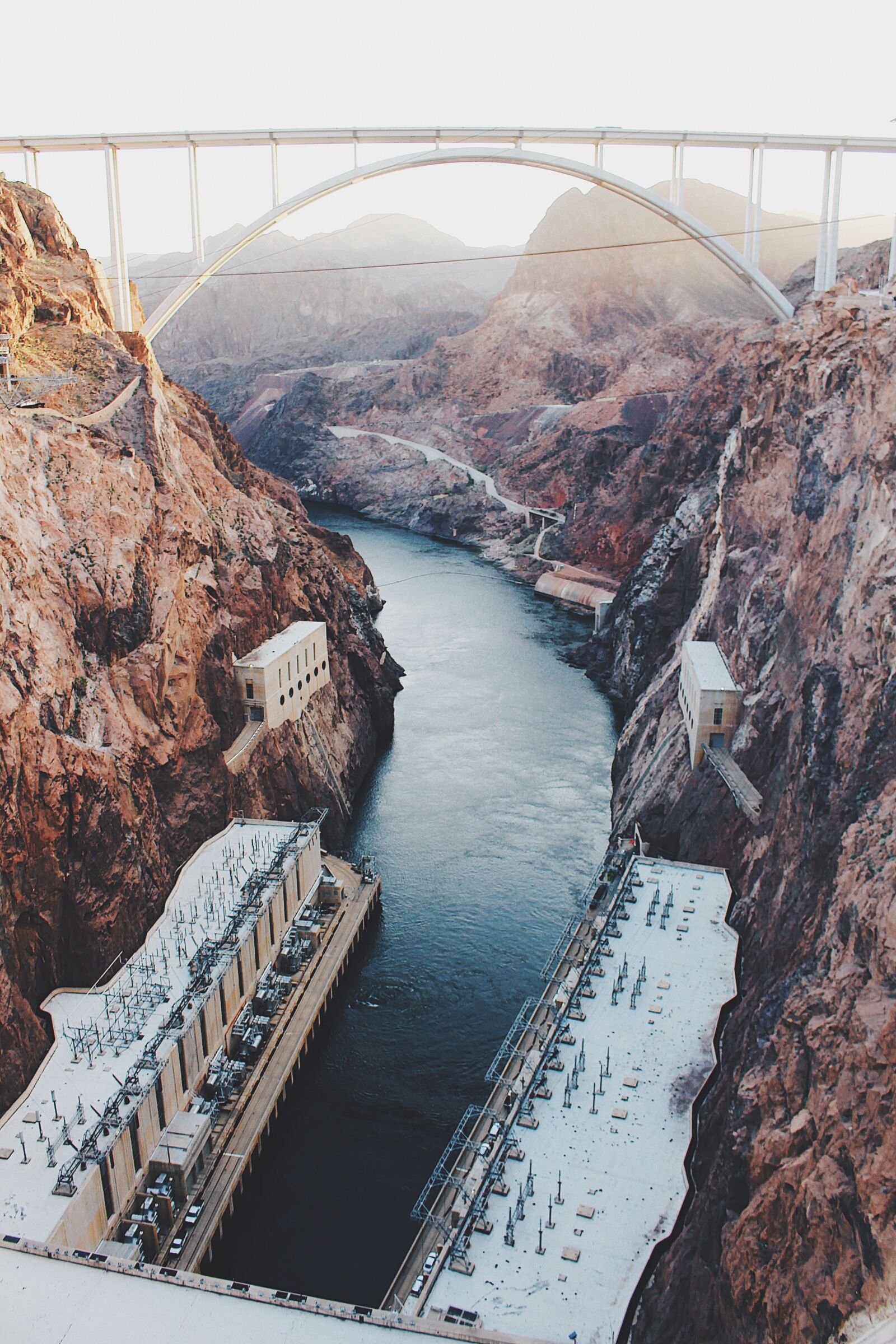 Canon EOS 700D (EOS Rebel T5i / EOS Kiss X7i) sample photo. Golden, hour, hoover, dam photography